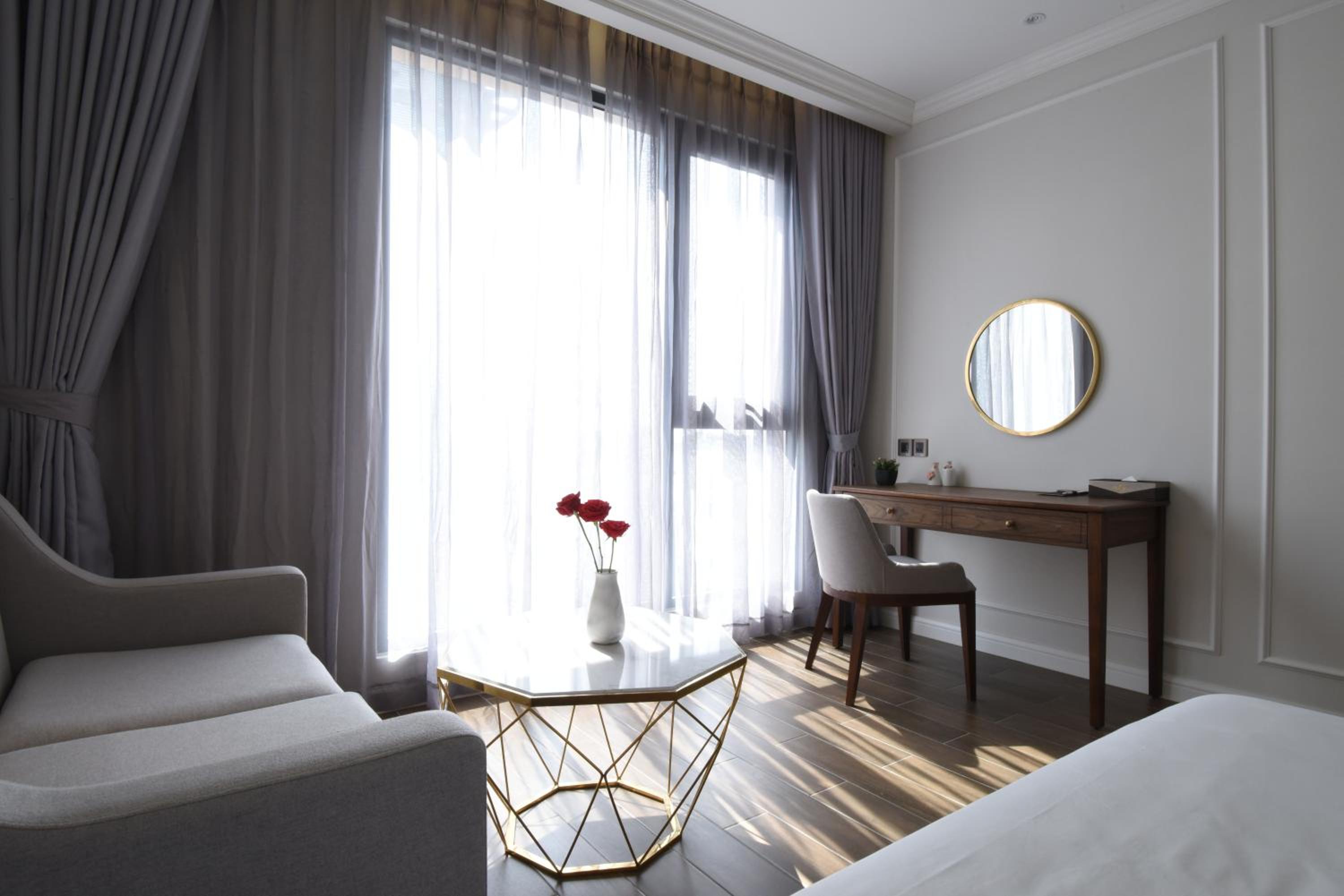 Superior Twin Room with City View - Photo 1
