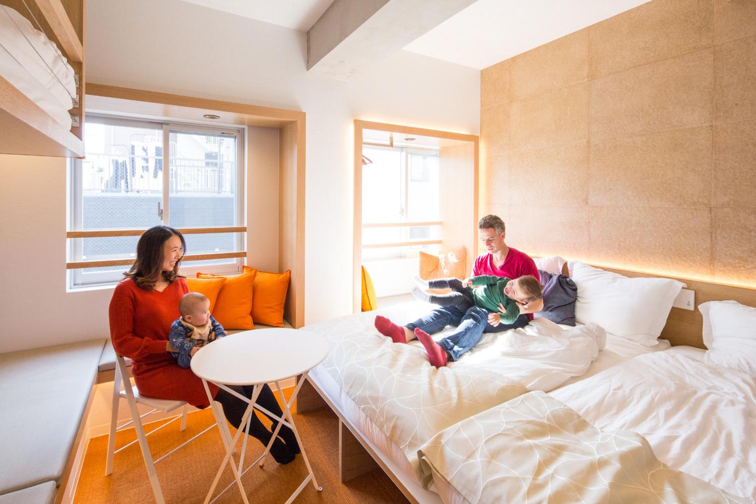 Family Room With Balcony photo 2