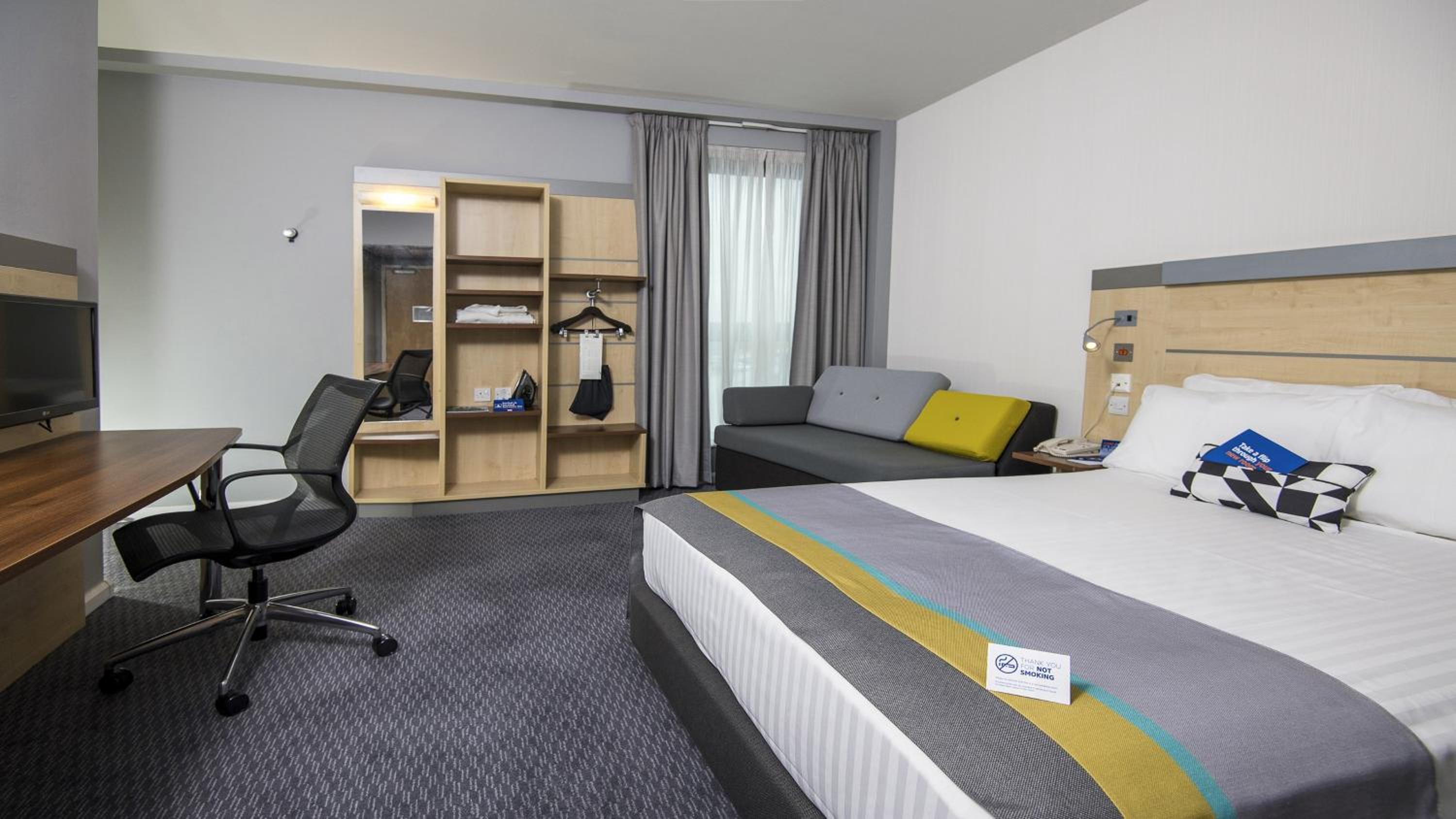 Double Room with Free Hot Breakfast - Accessible - Photo 3