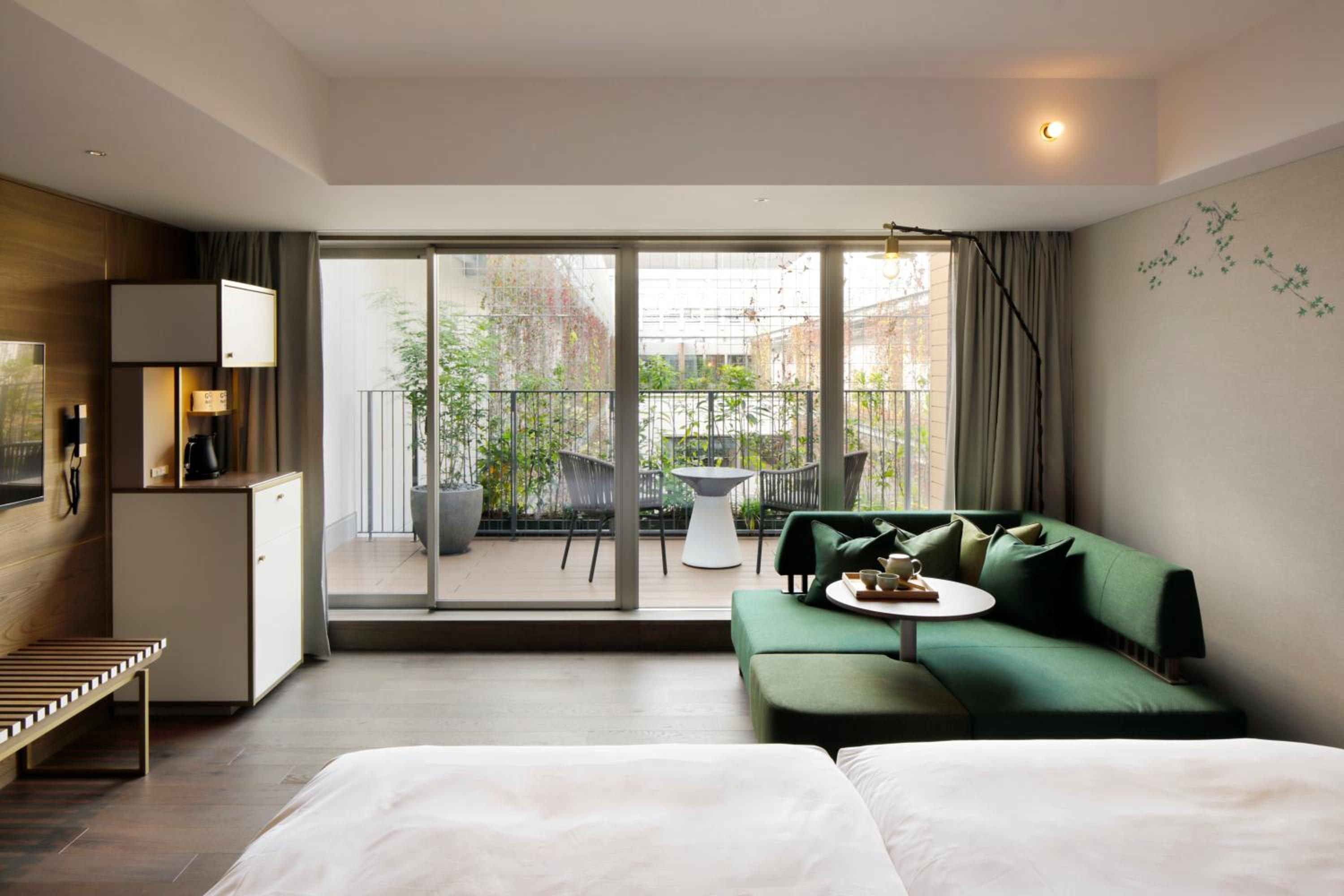 Twin Room with Garden View and Terrace with Lounge Access - Photo 1