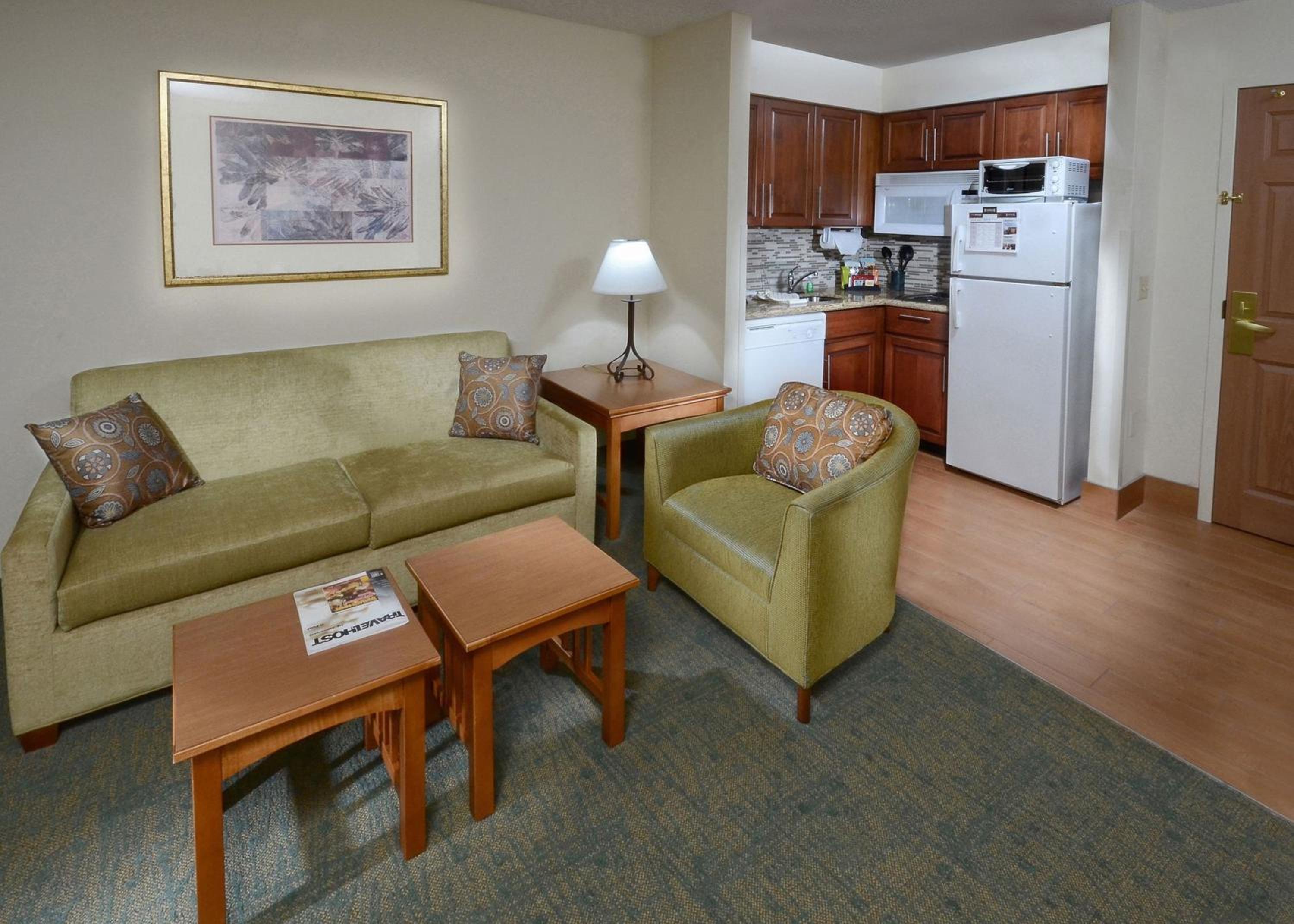 Two-Bedroom Suite - Photo 3