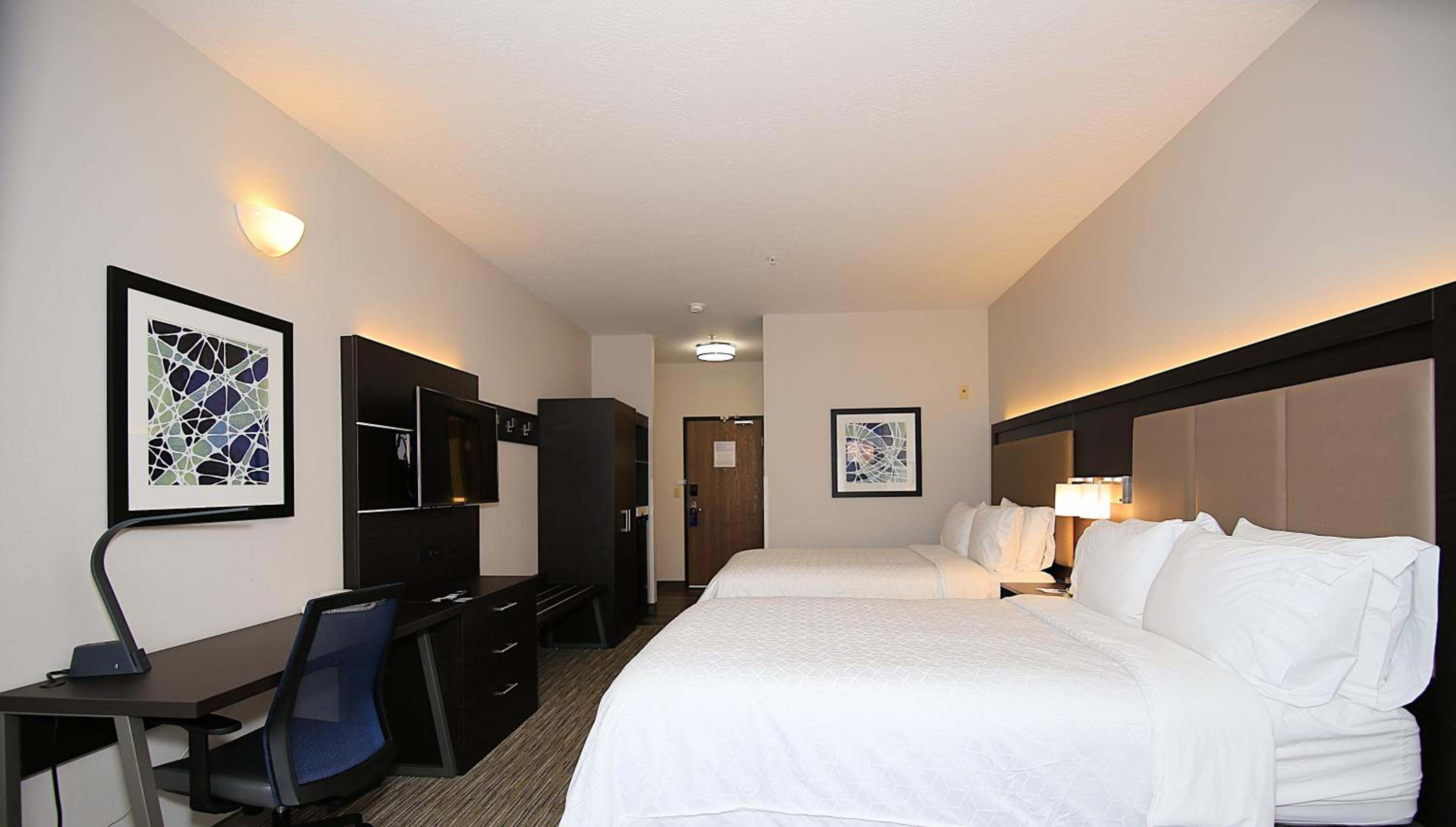Standard Queen Room with Two Queen Beds - Photo 1