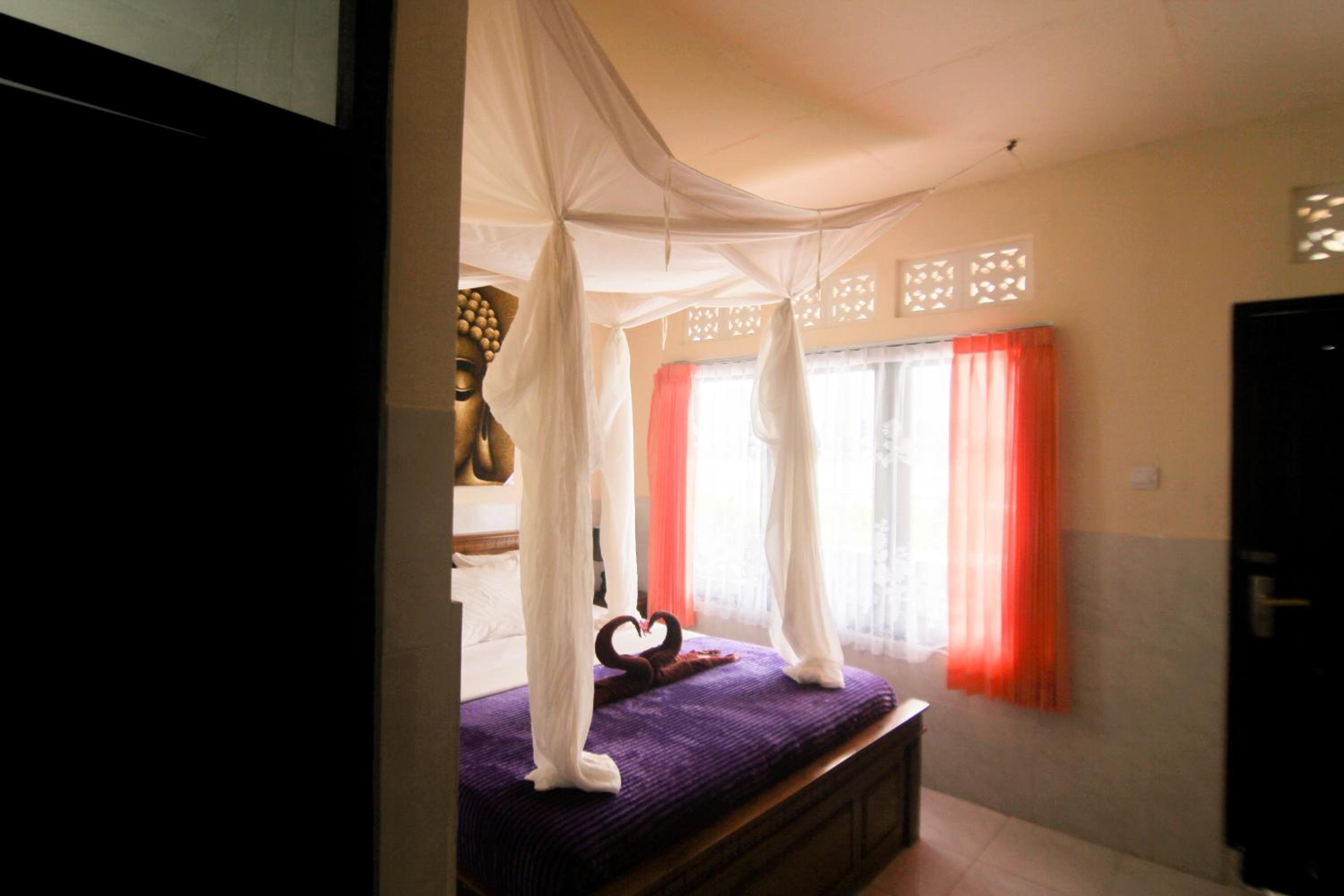 Double Room with Lake View - Photo 10