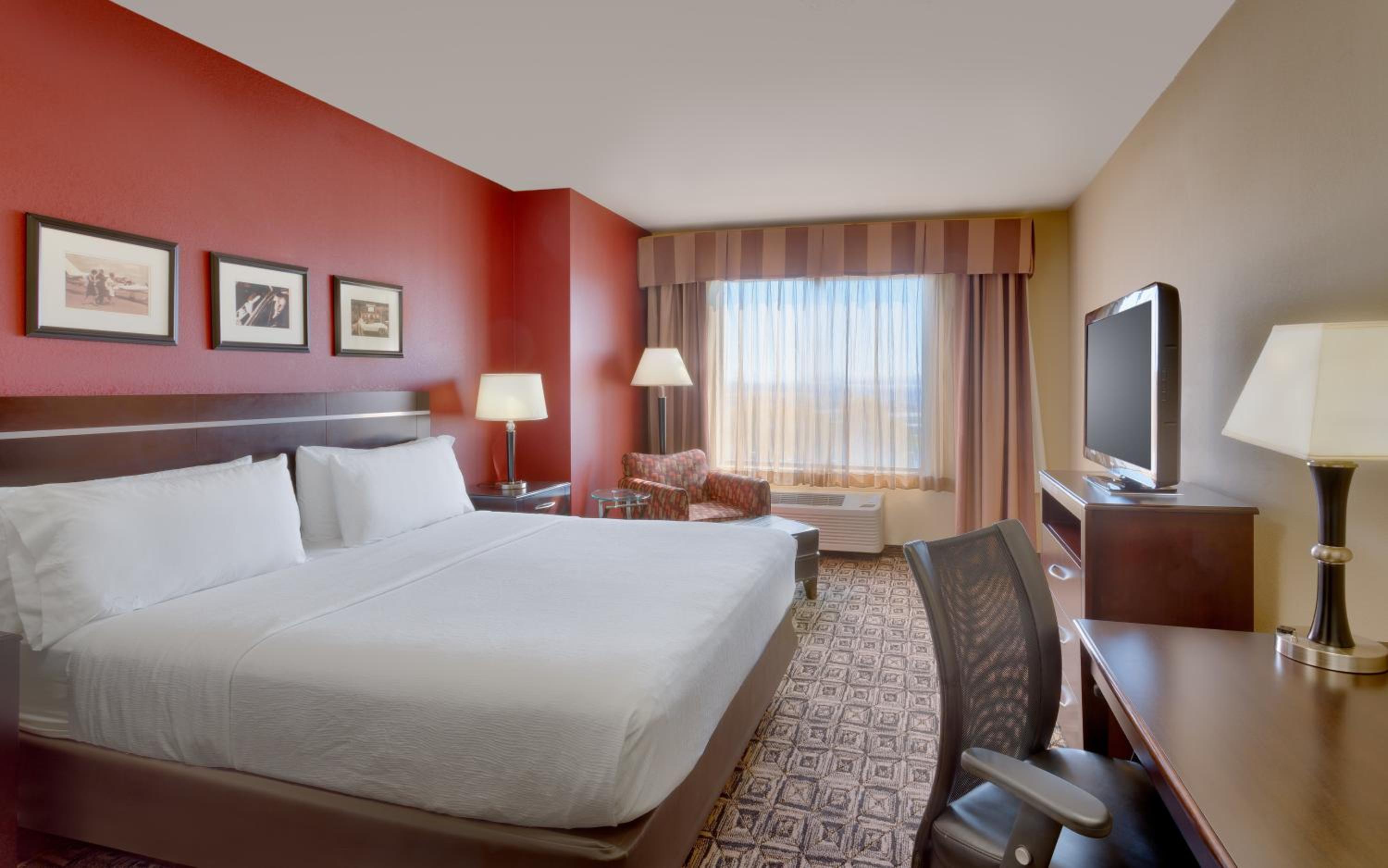 Executive King Room - Non-Smoking - Photo 3