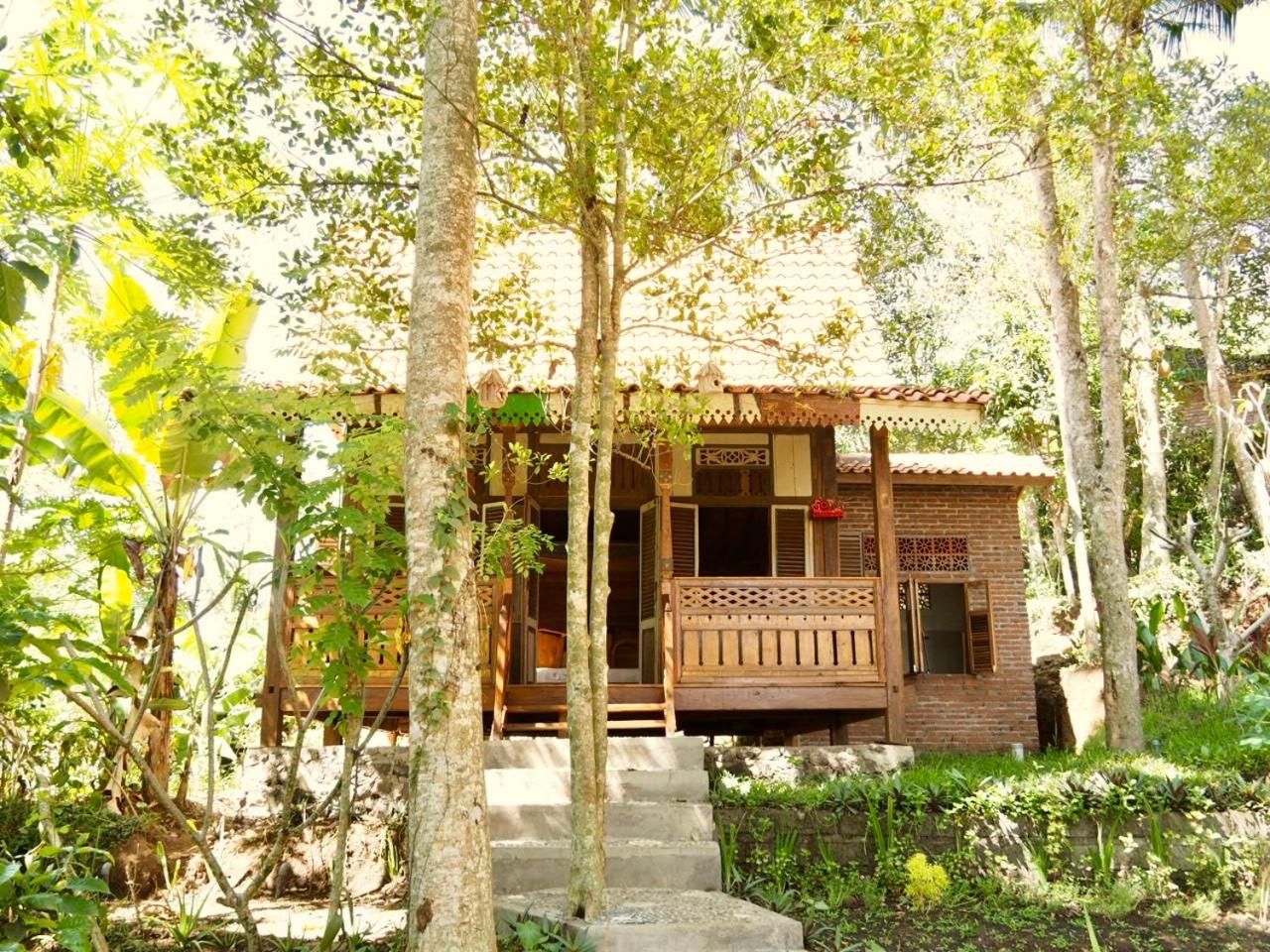 Deluxe Double Room with Balcony - Photo 2
