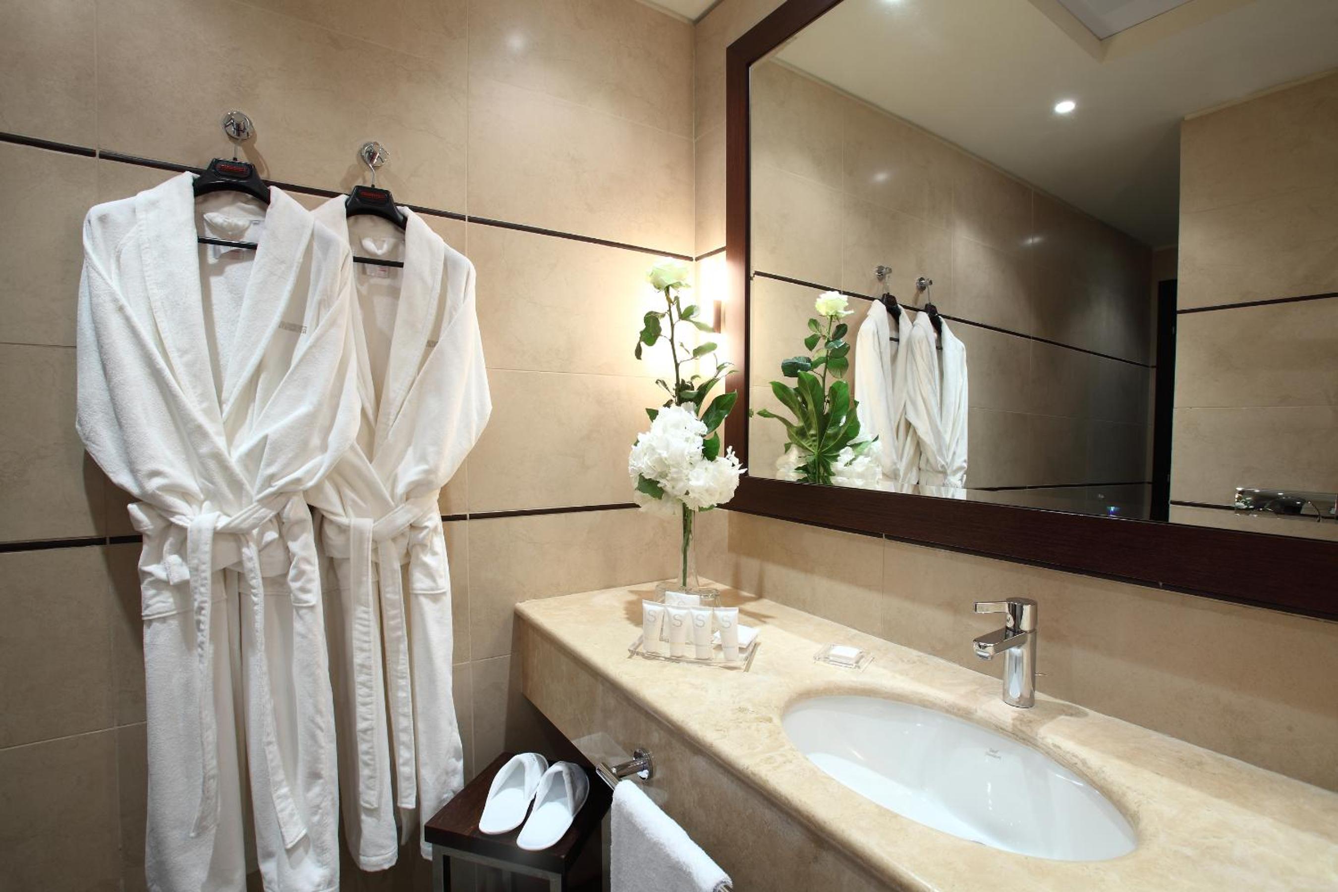 Suite thumbnail 6
