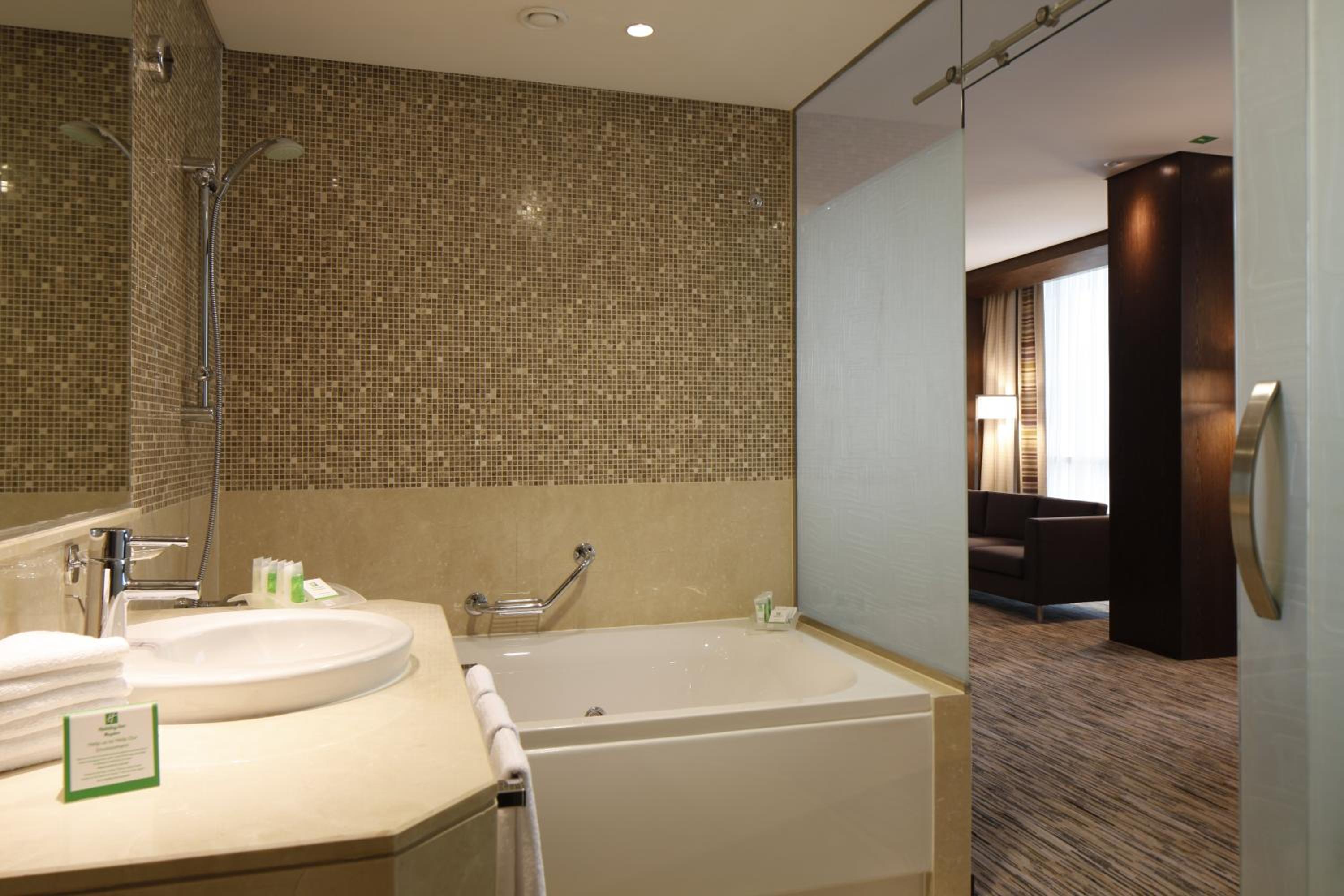 King Suite - Photo 21
