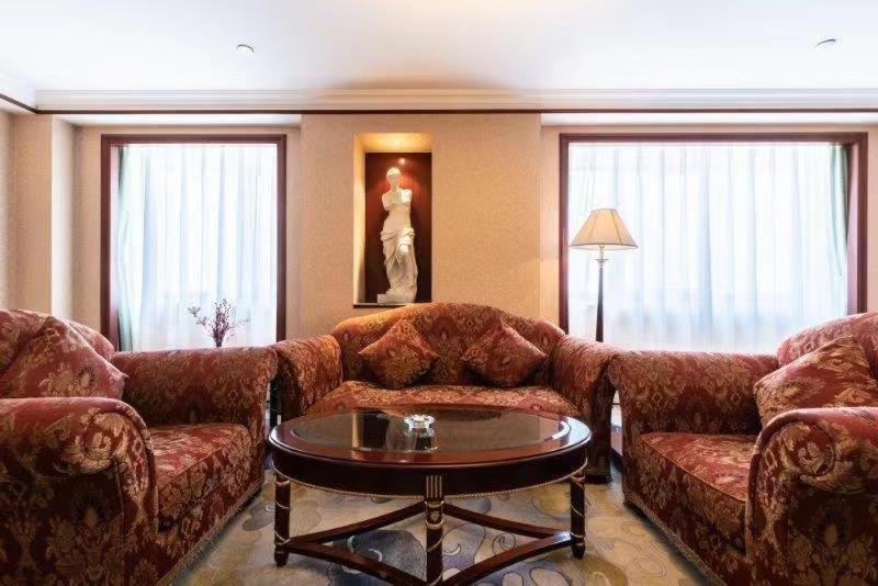 Executive Suite photo 2