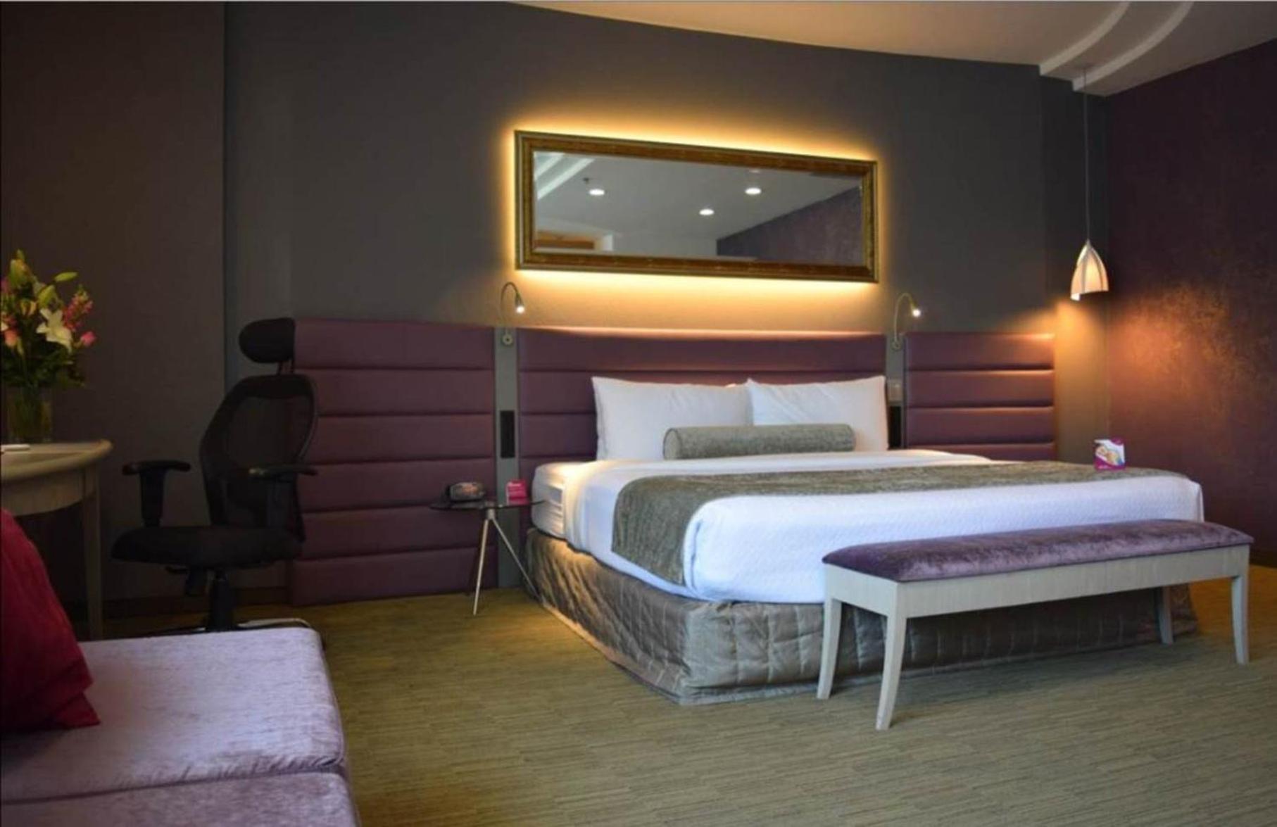 Standard King Room - Photo 2