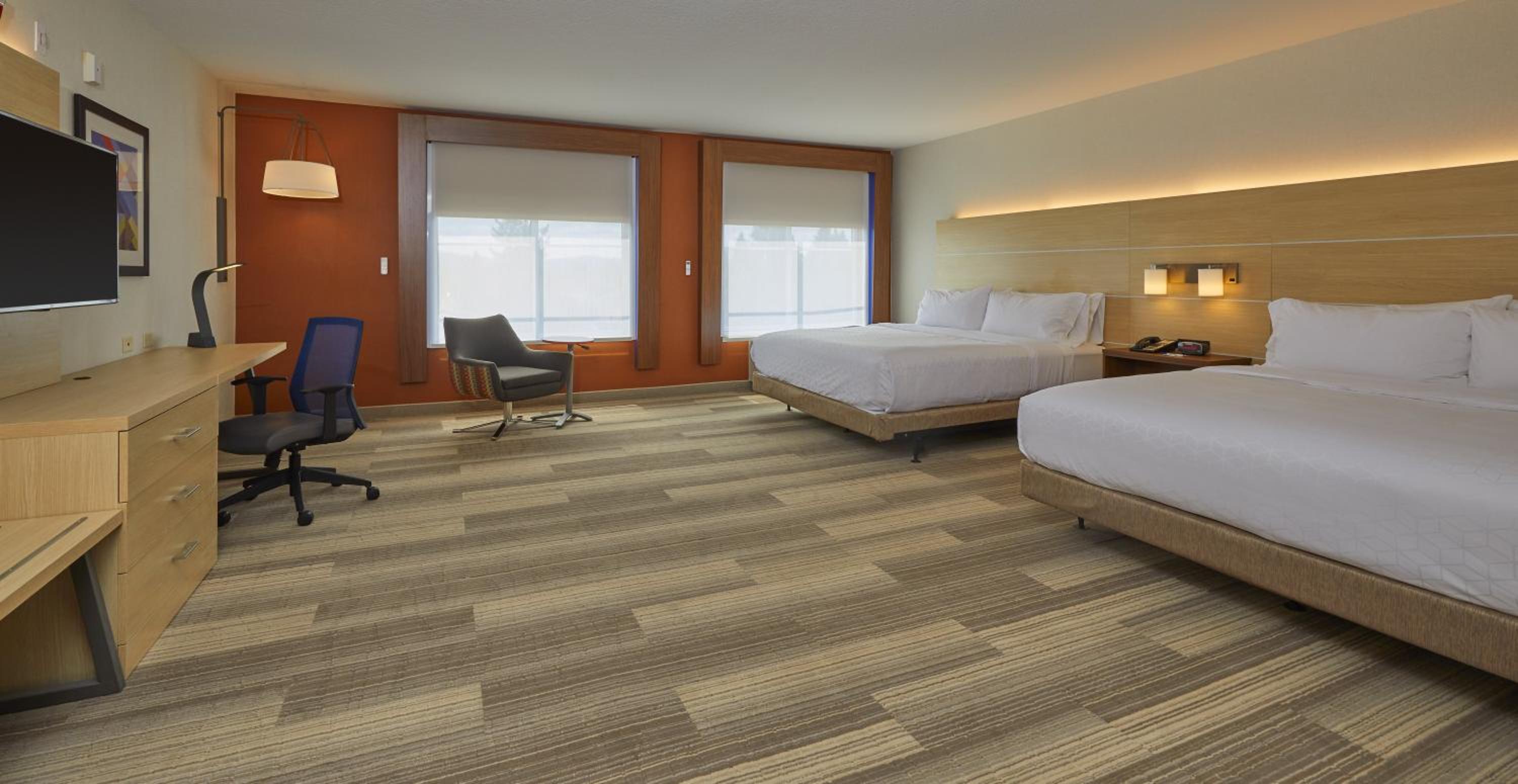 Standard King Room with Two King Beds - Extra Floor Space - Photo 4