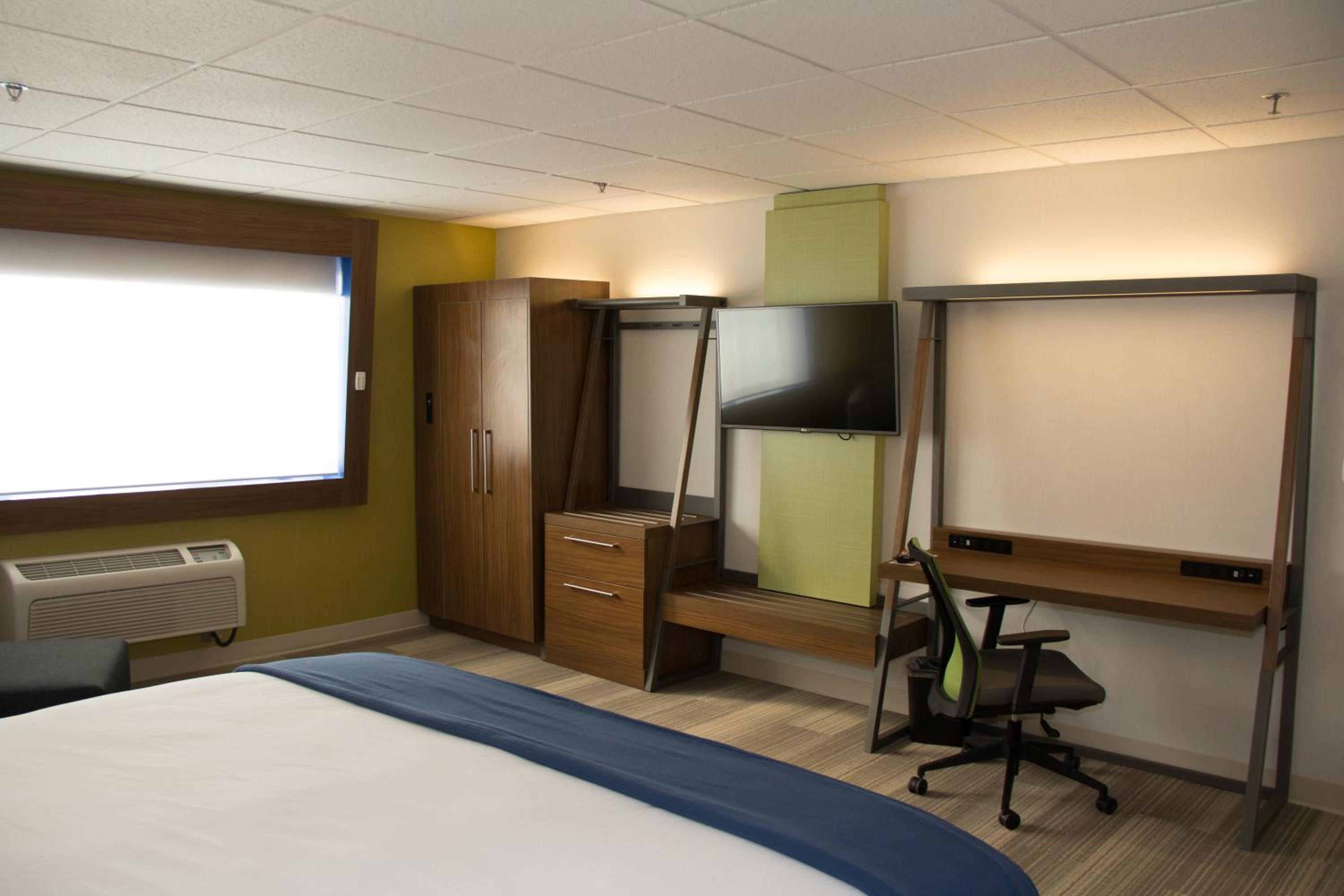 One-Bedroom King Suite - Photo 1