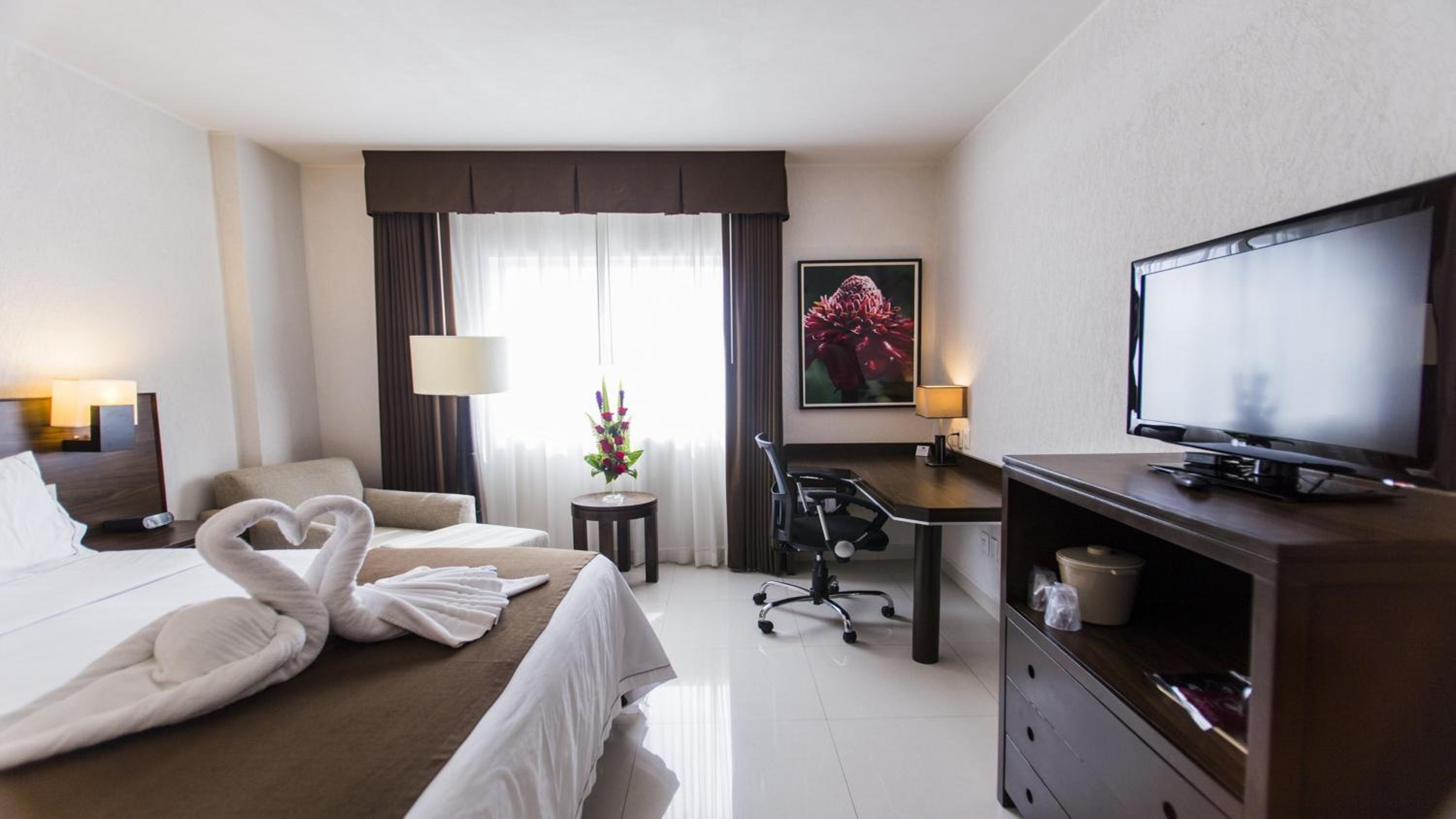 Standard King Room - Photo 3
