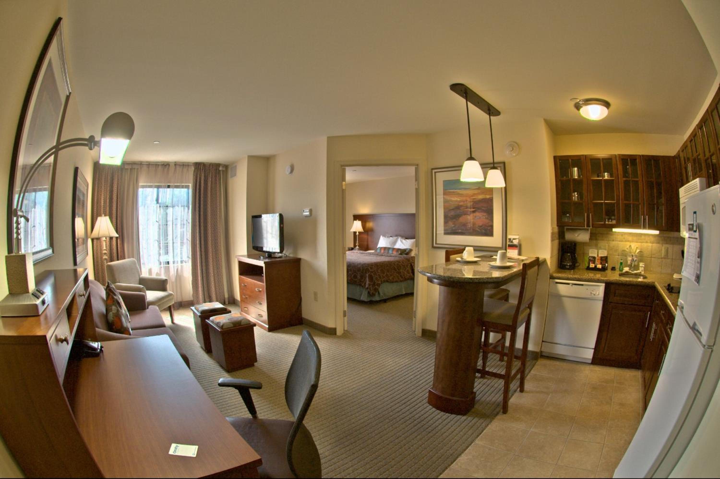 One-Bedroom King Suite - Photo 5