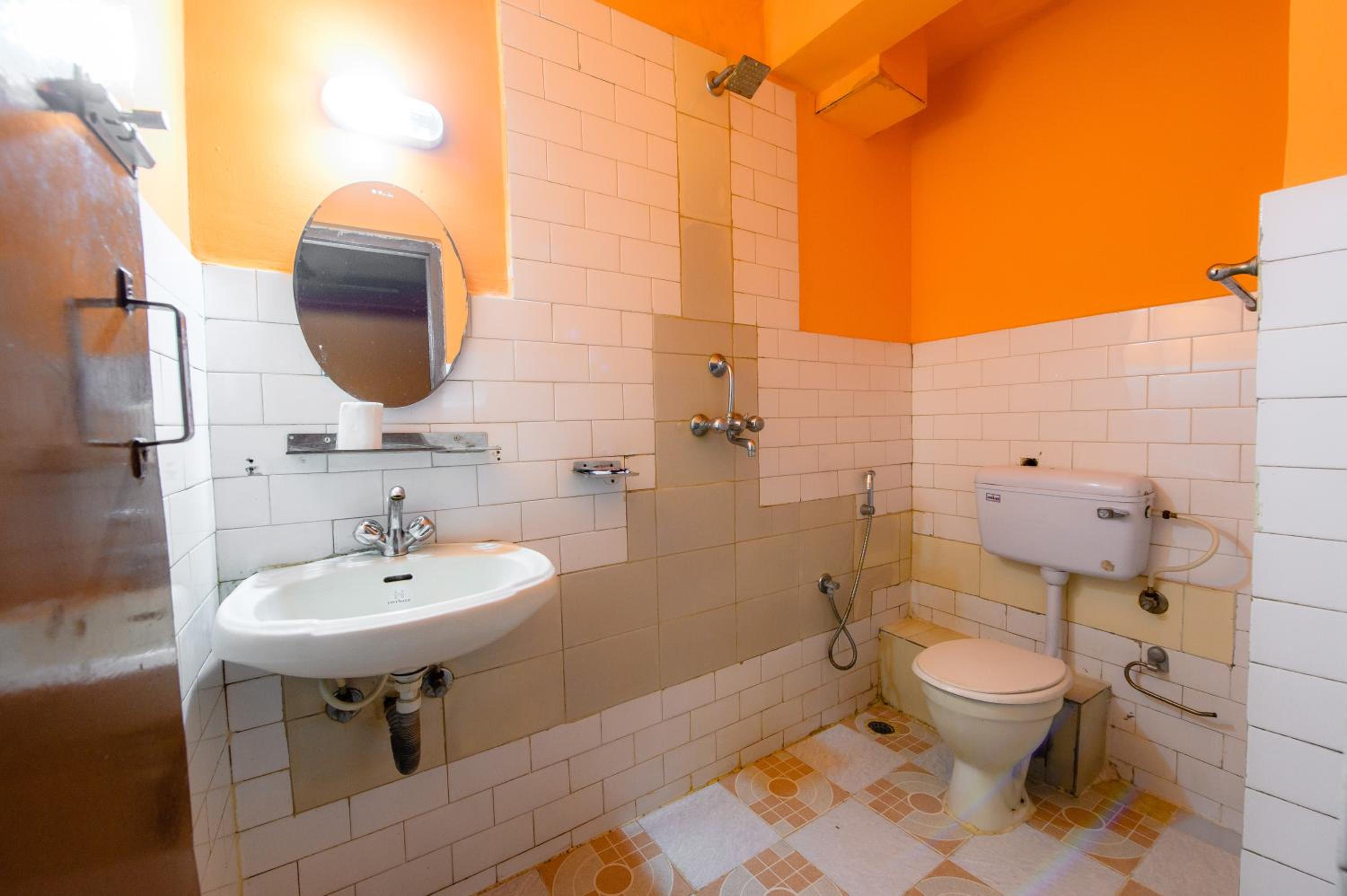 Budget Twin Room photo 2