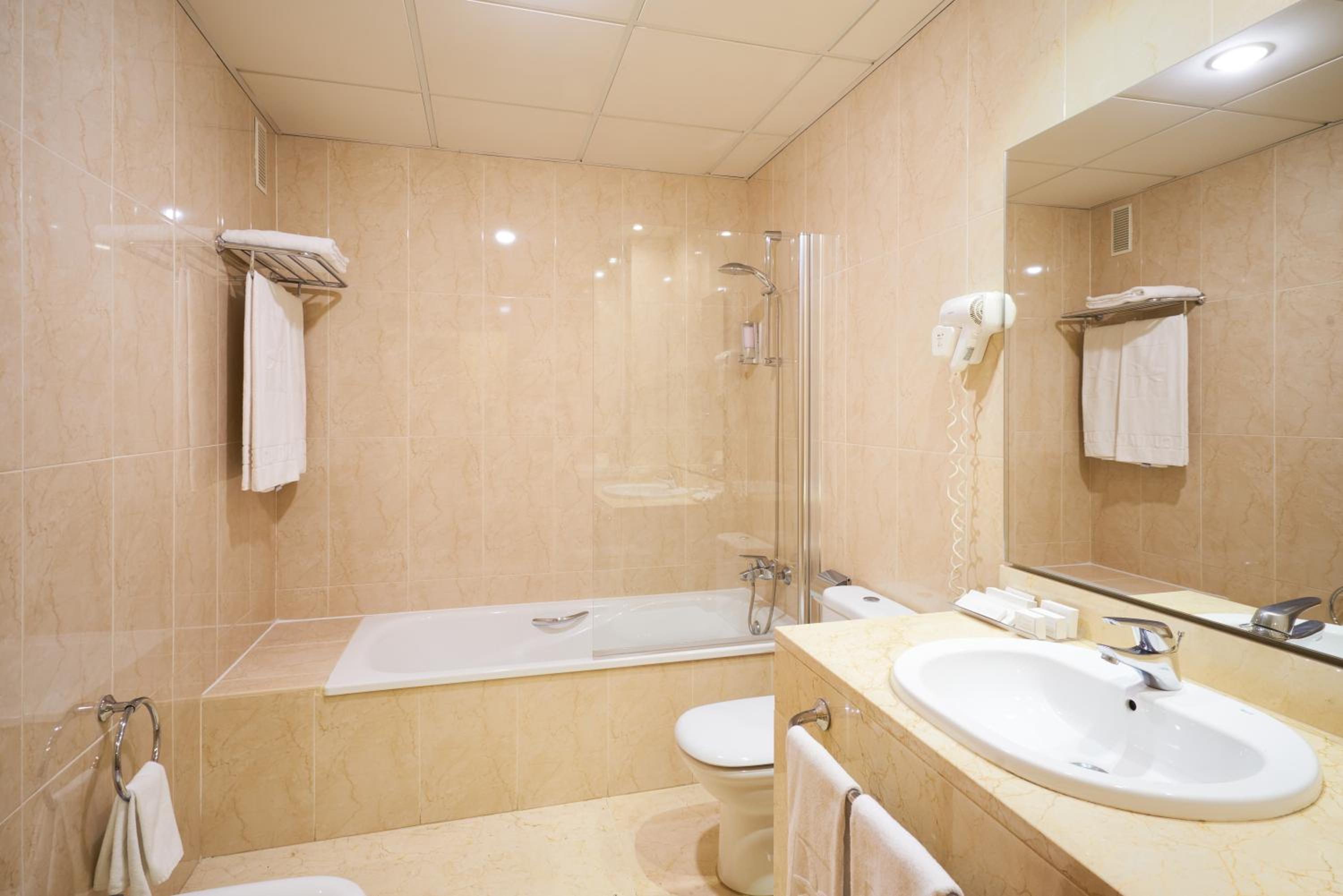 Double or Twin Room photo 3