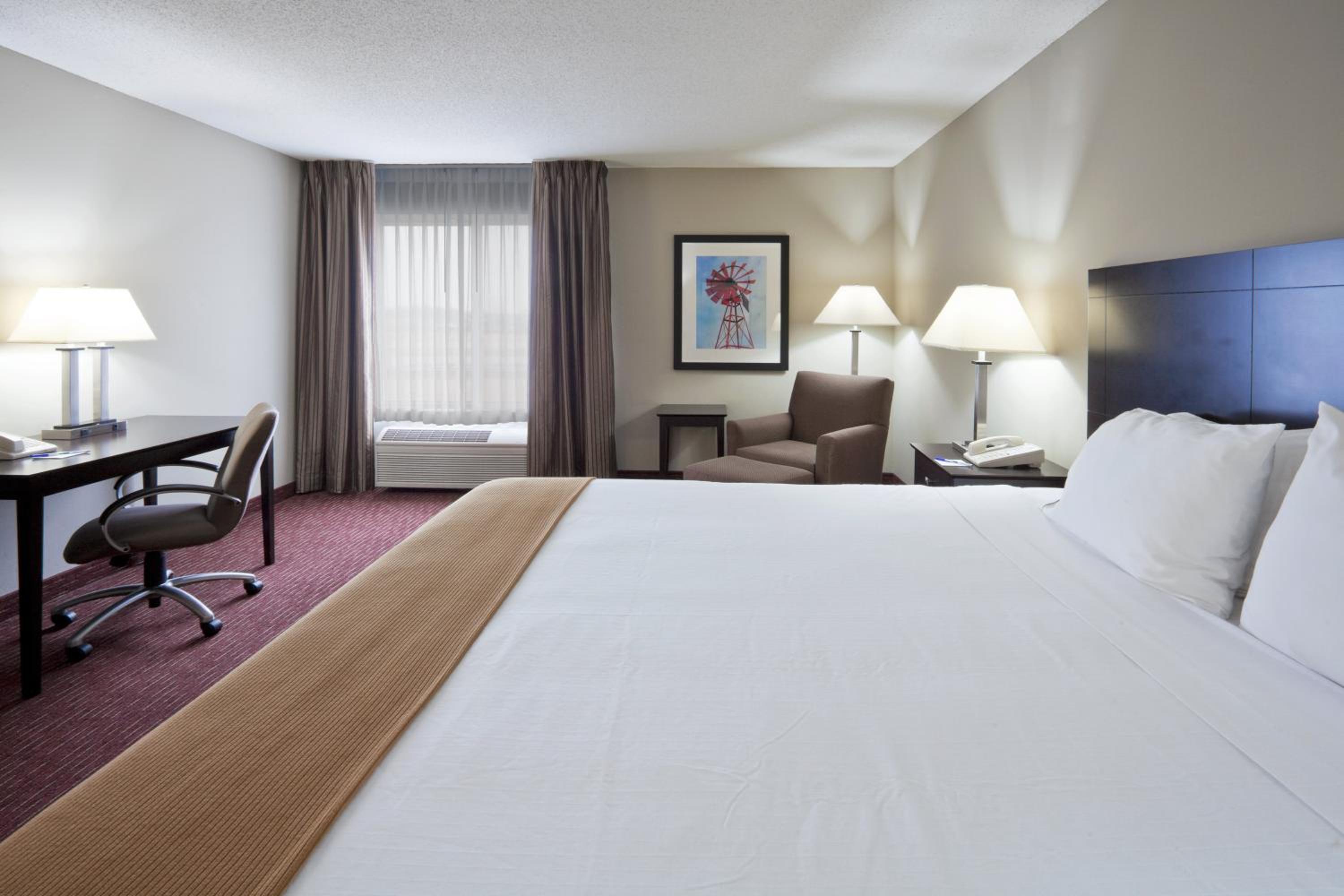 Standard King Room - Photo 1