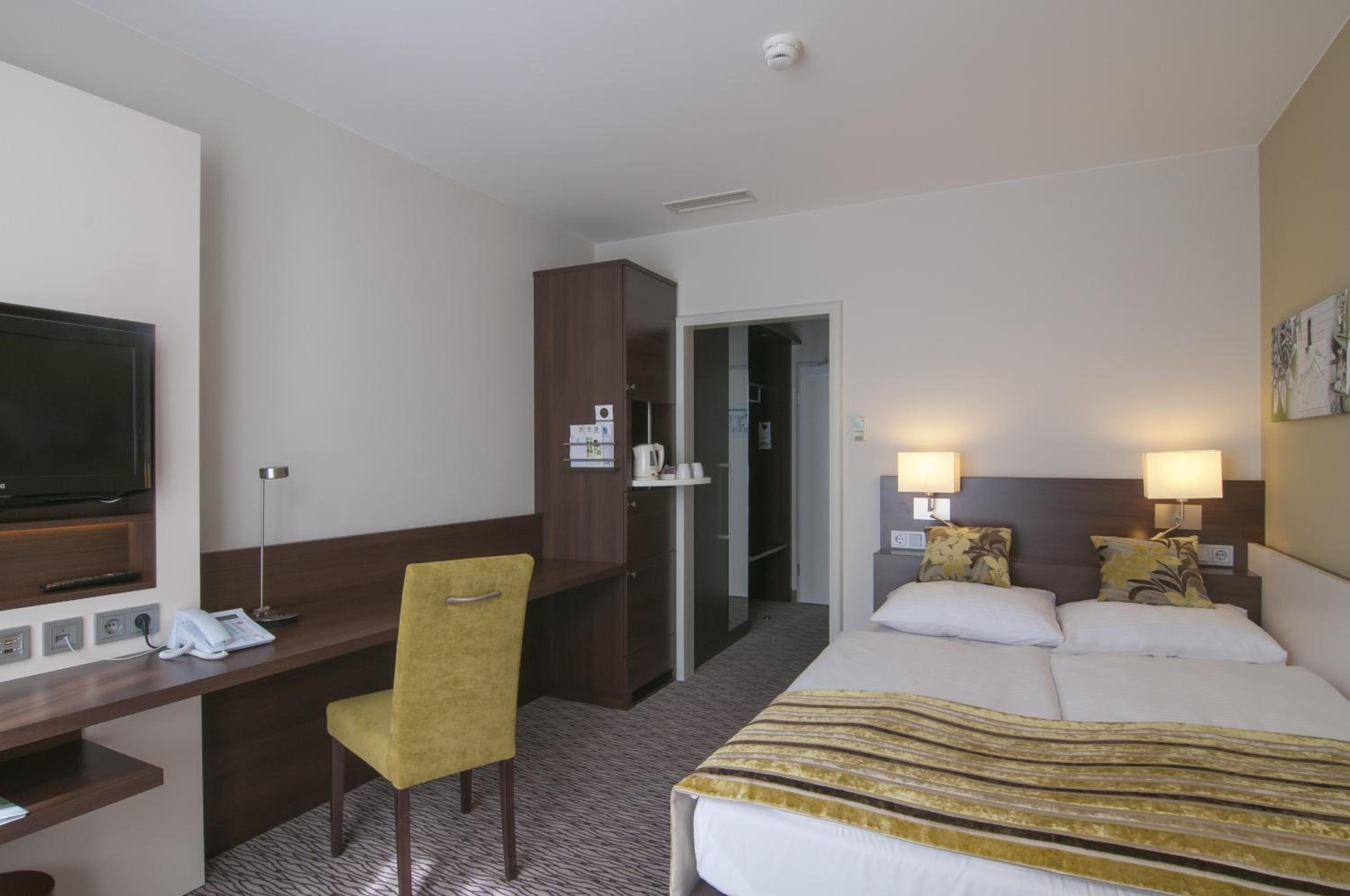 Standard Queen Room - Photo 1