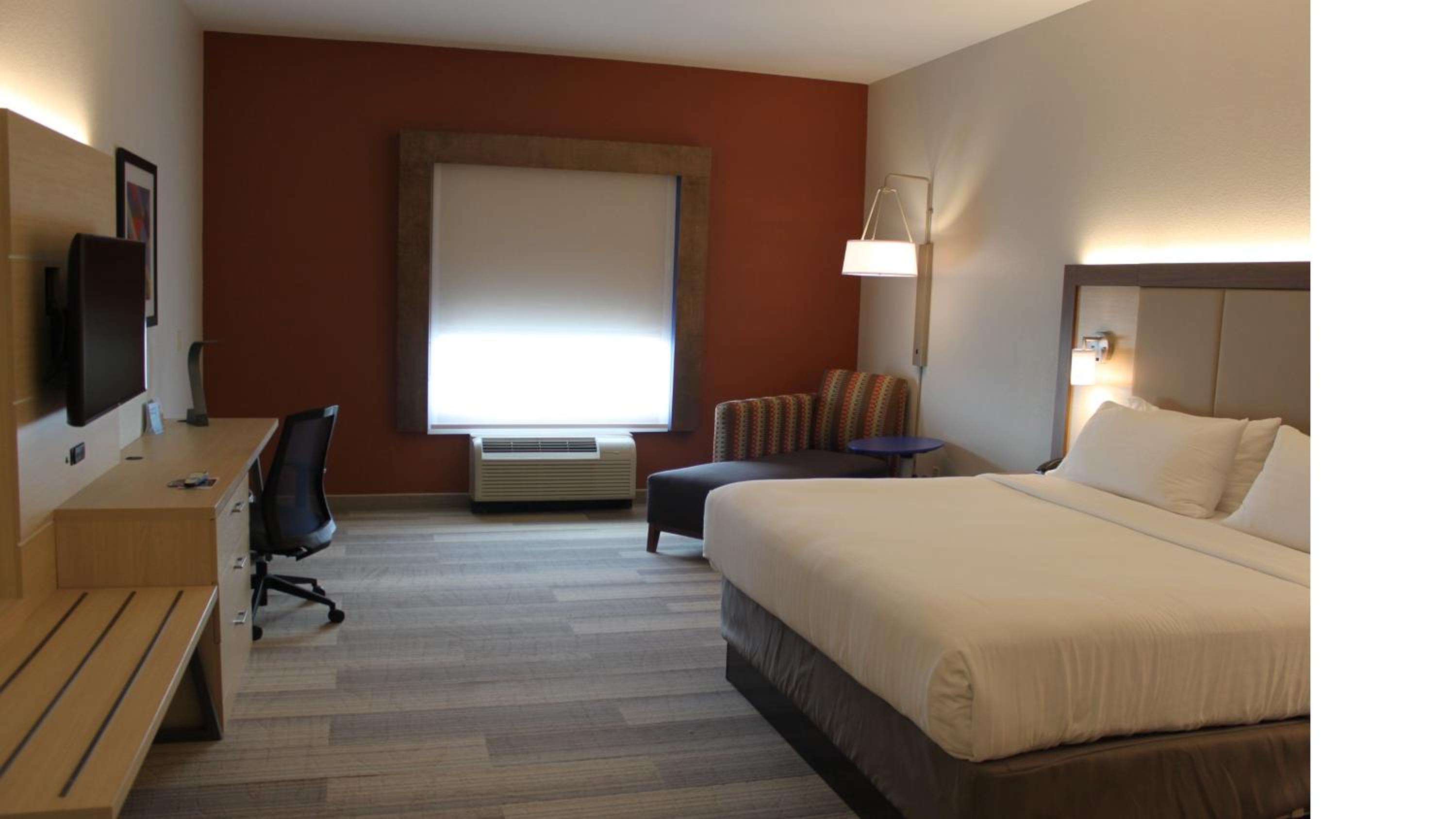 Standard King Room - Photo 3