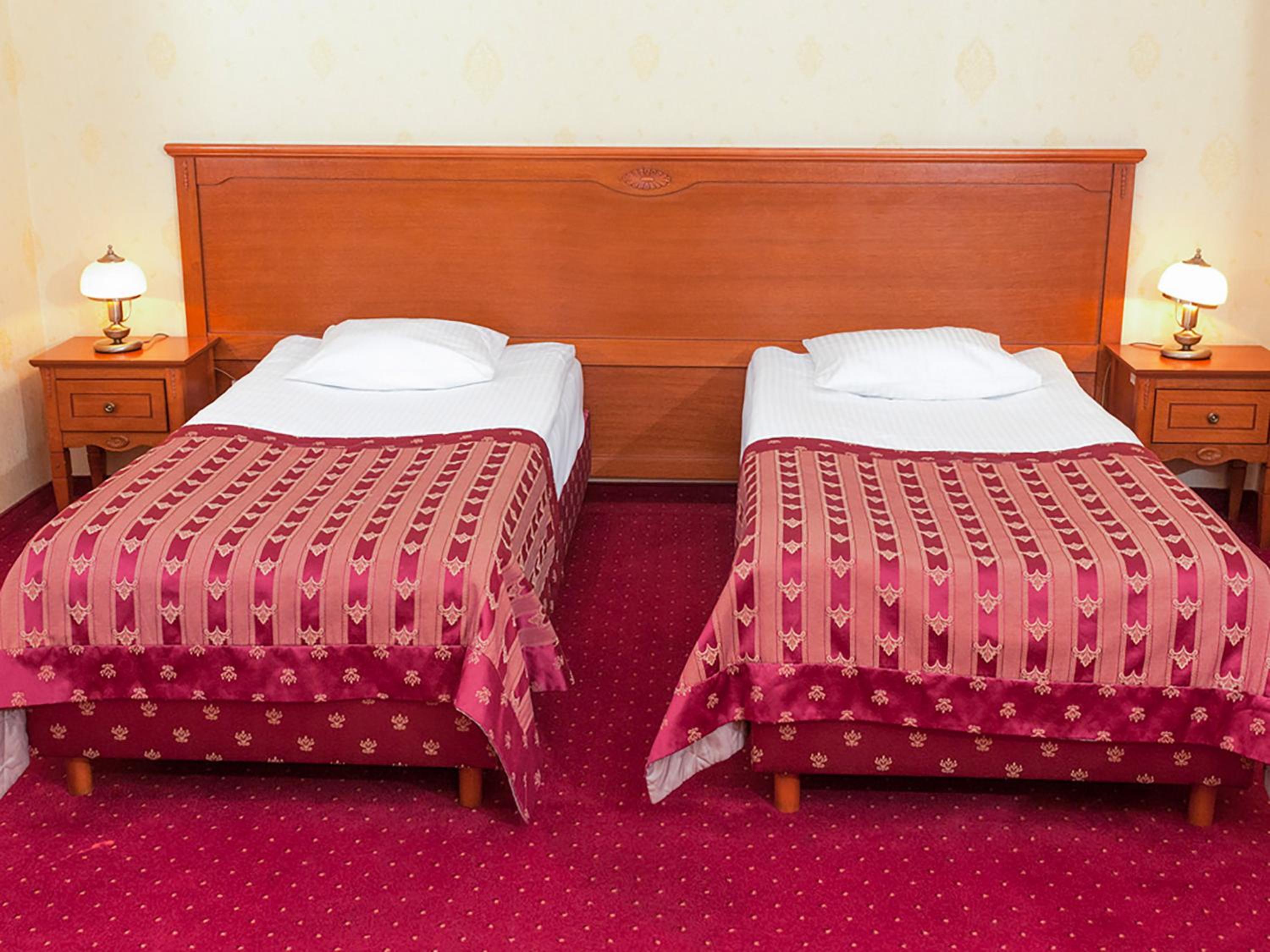 Twin Room - Photo 9