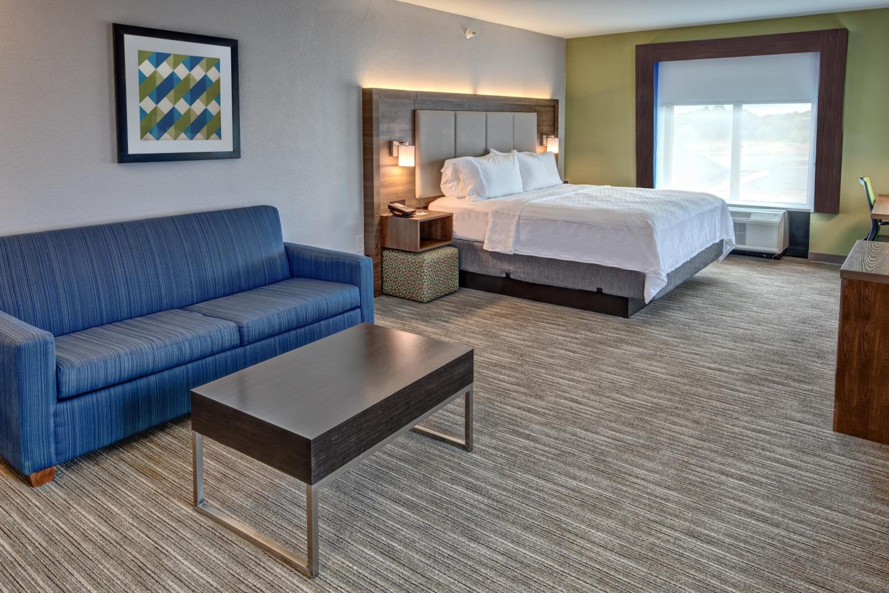 Standard King Room - Photo 4