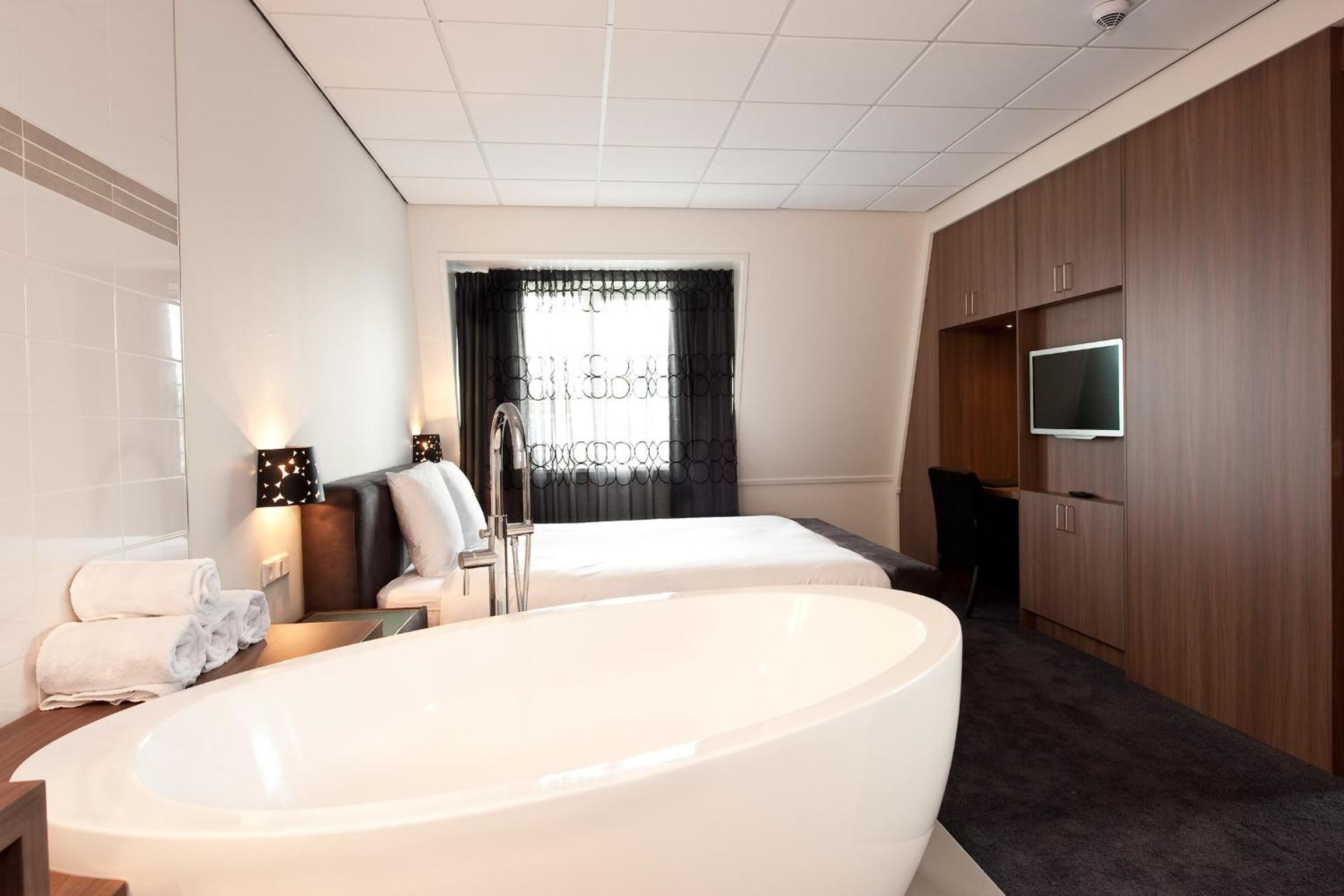 Business Suite photo 2