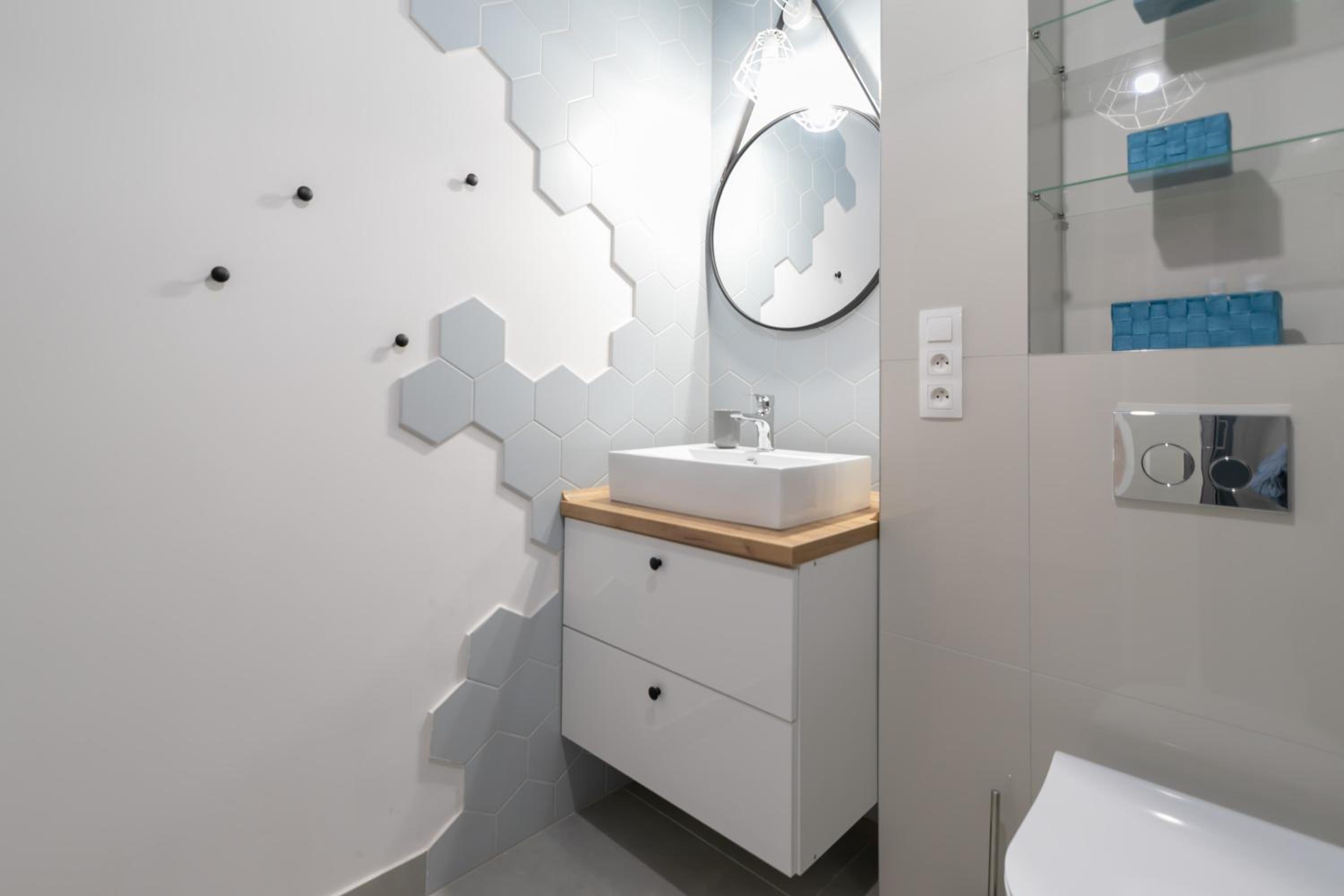 One-Bedroom Apartment - Photo 2