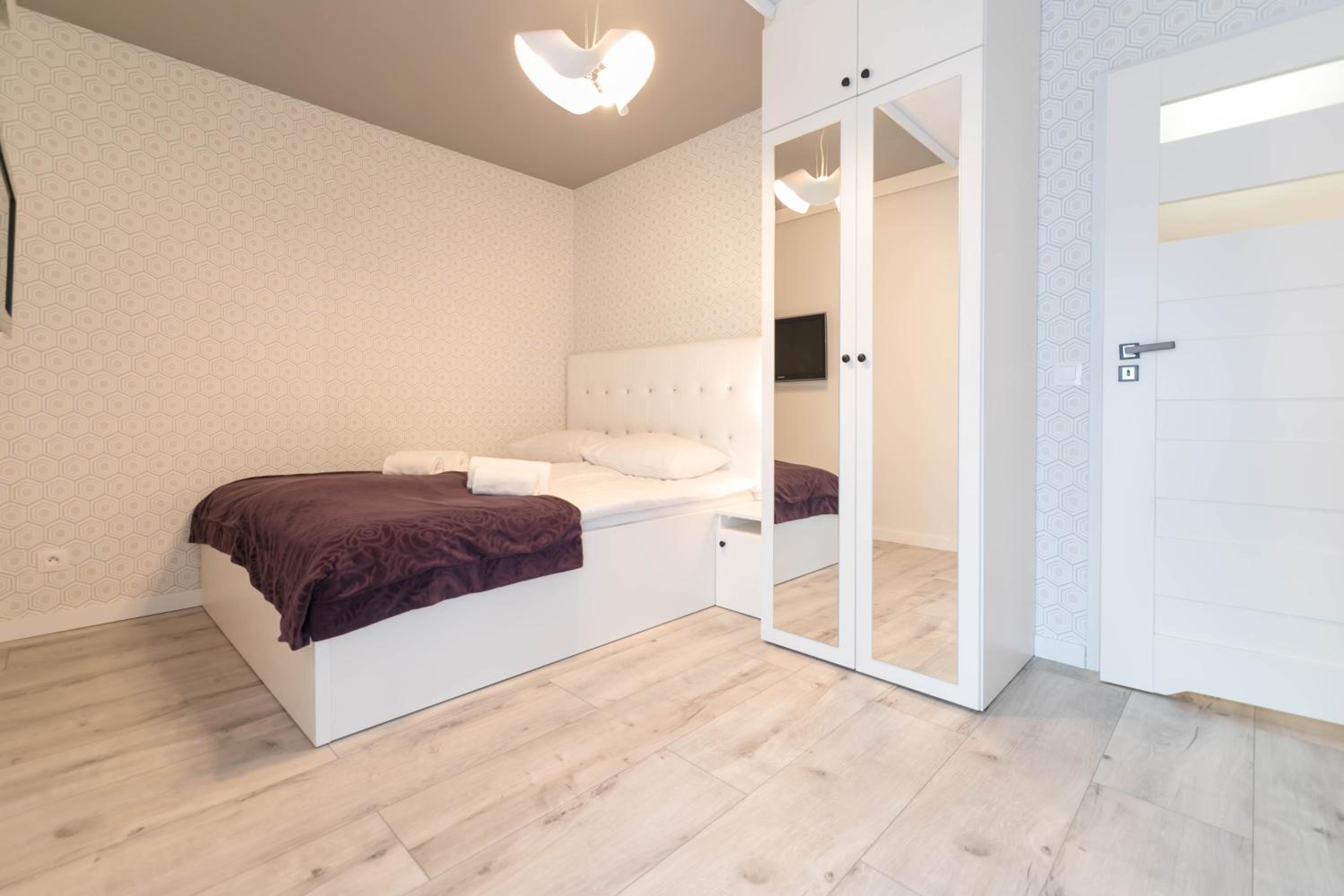 One-Bedroom Apartment - Photo 5