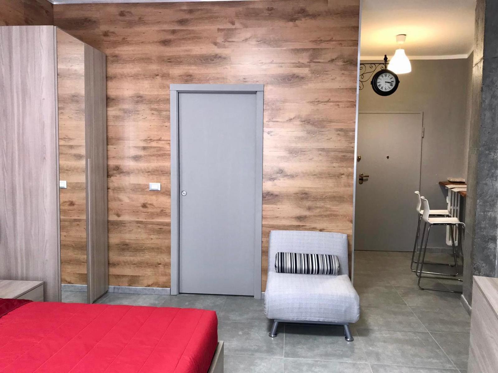 One-Bedroom Apartment - Photo 38