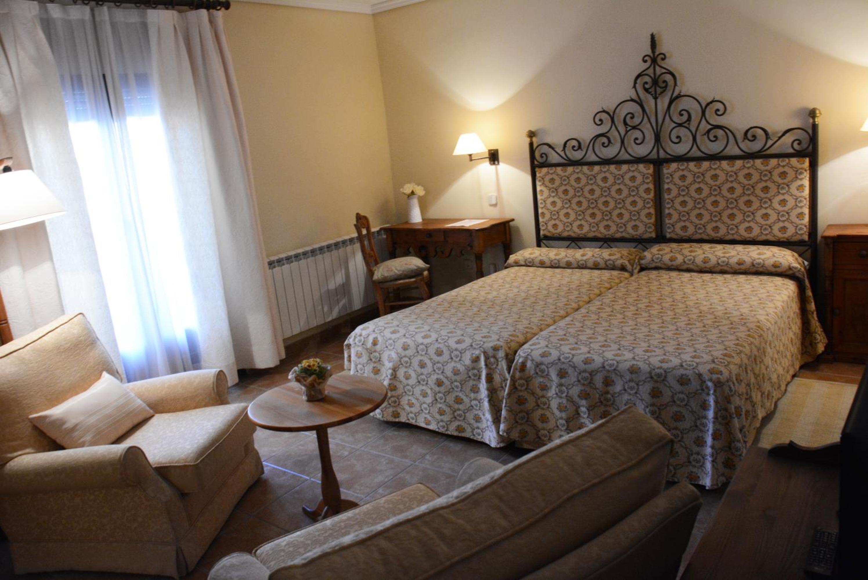 Twin Room With Terrace photo 3