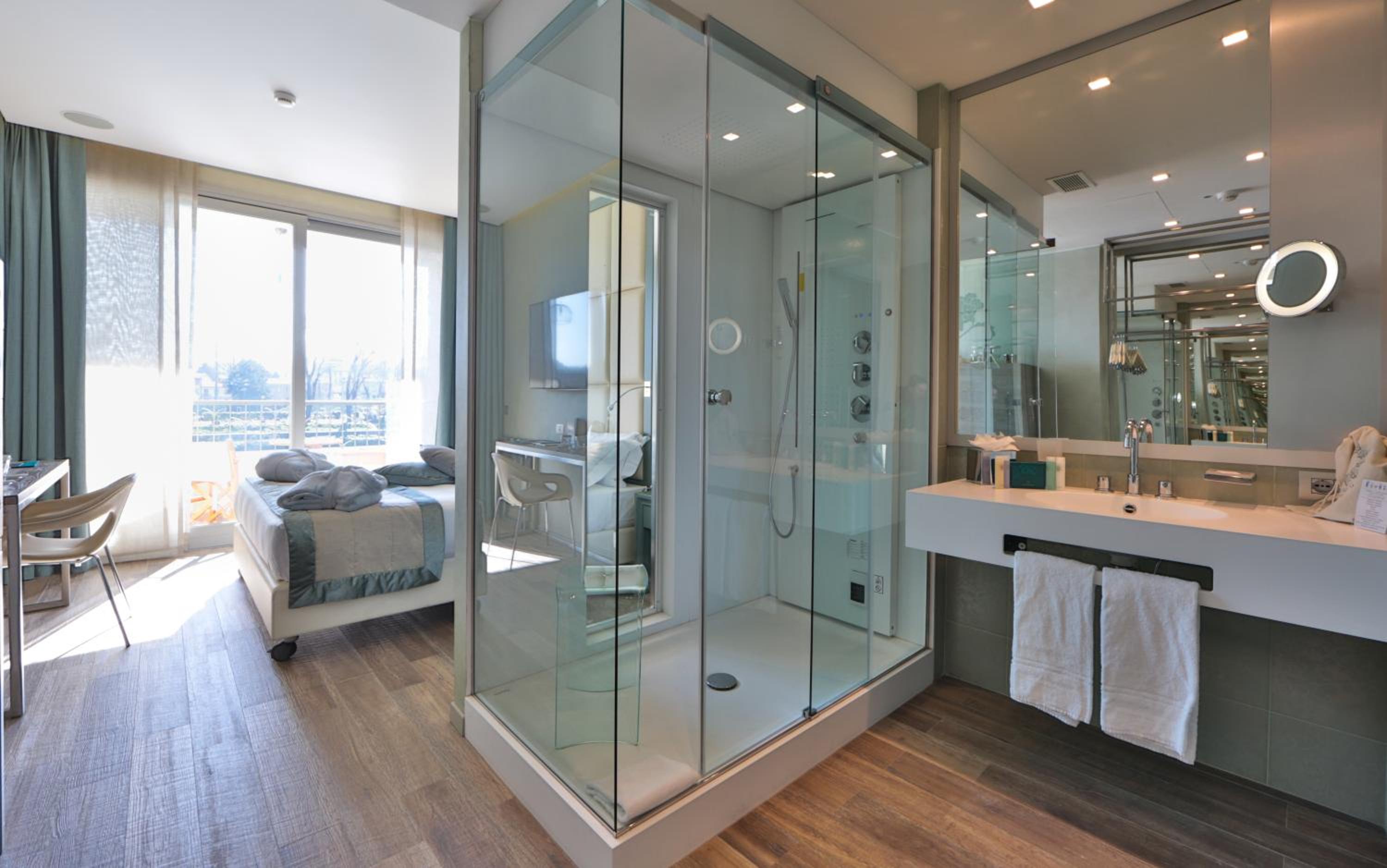 Deluxe Double Room with Arno View