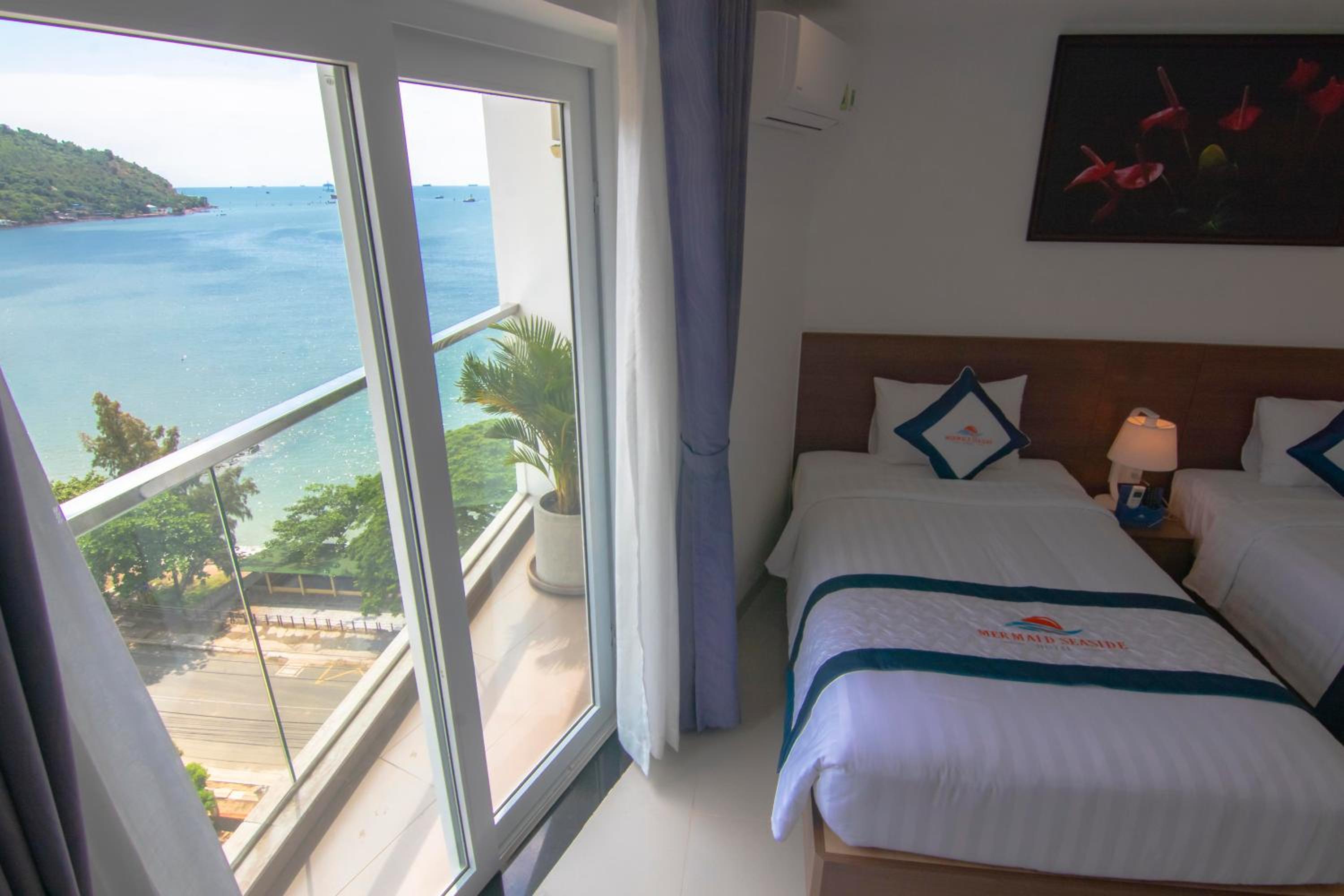 Deluxe Double Room with Balcony and Sea View - Photo 4