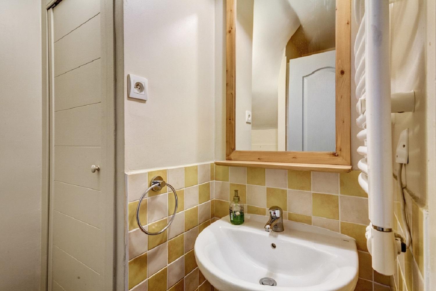 Select Two-Bedroom Apartment - Split Level (7 People)  photo 3