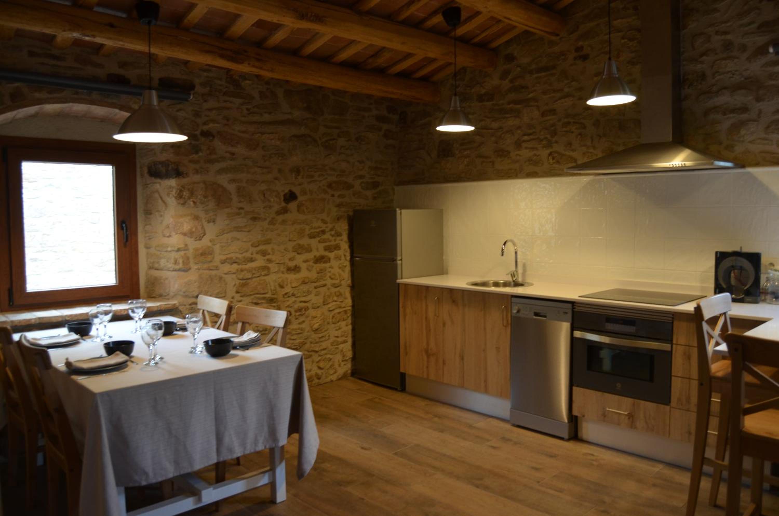 Two-Bedroom Apartment - Photo 3