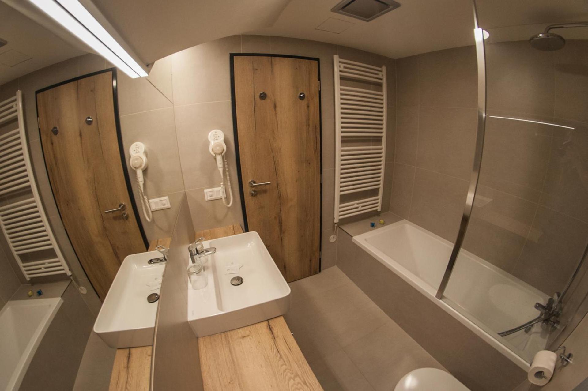 Classic Double or Twin Room - Photo 5
