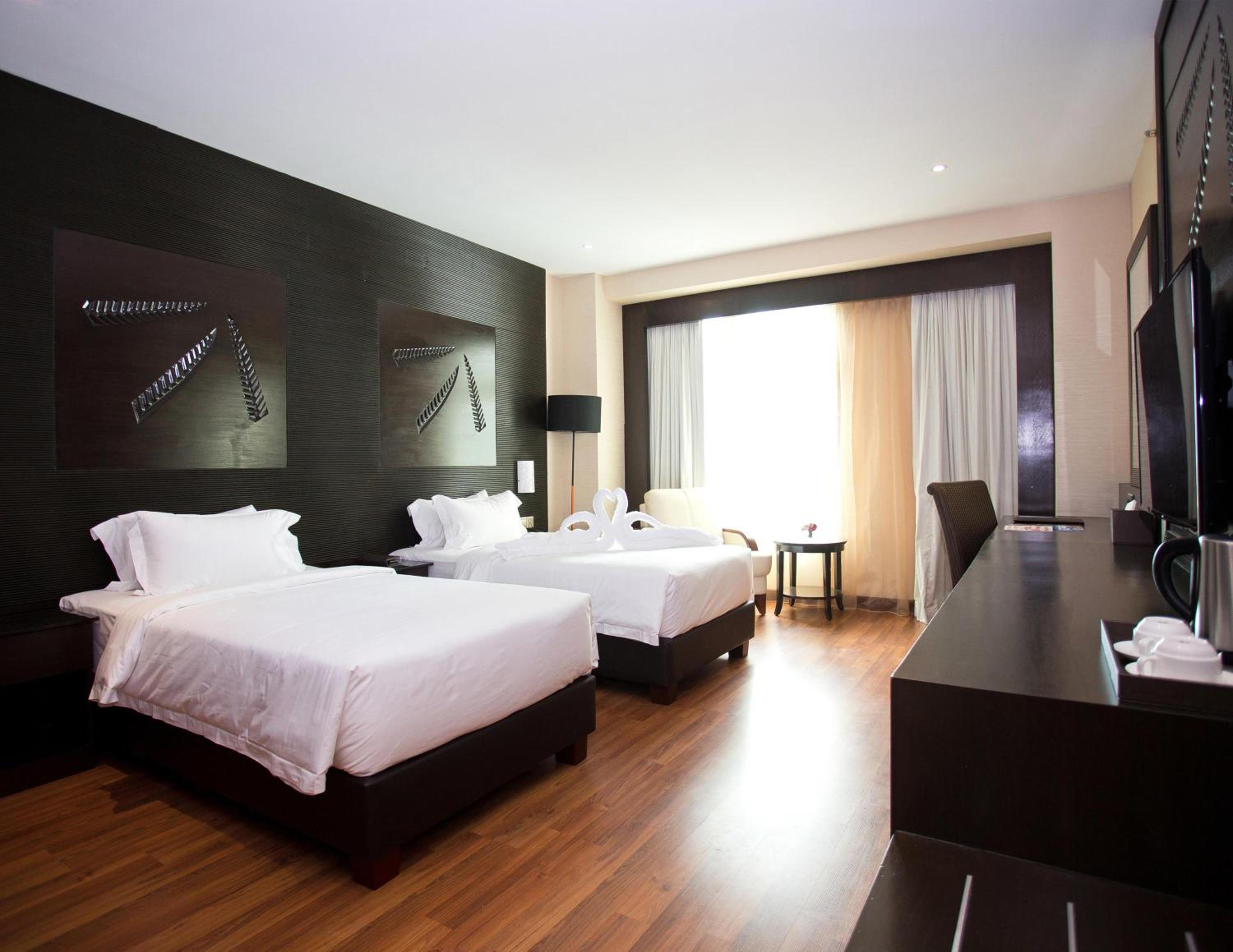 Deluxe King Room - Photo 1