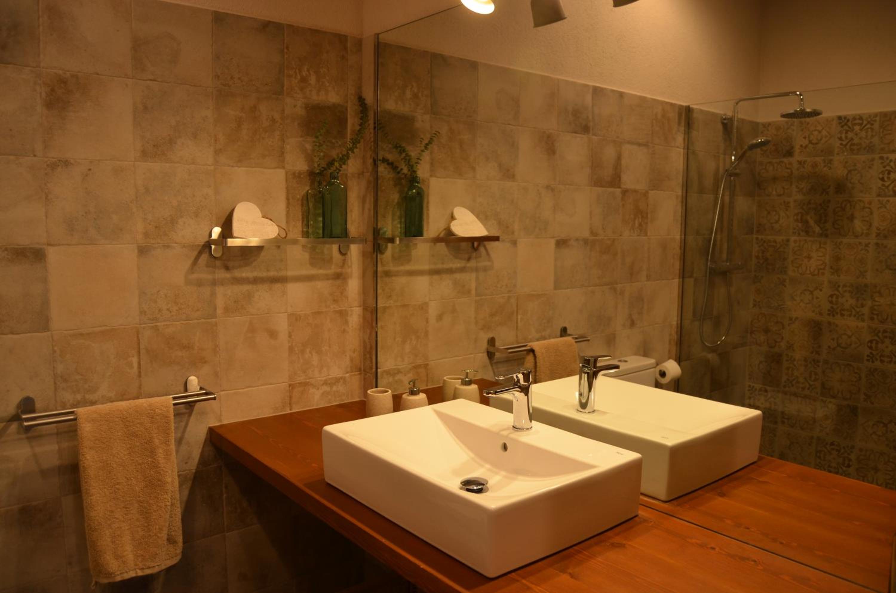 Two-Bedroom Apartment - Photo 8