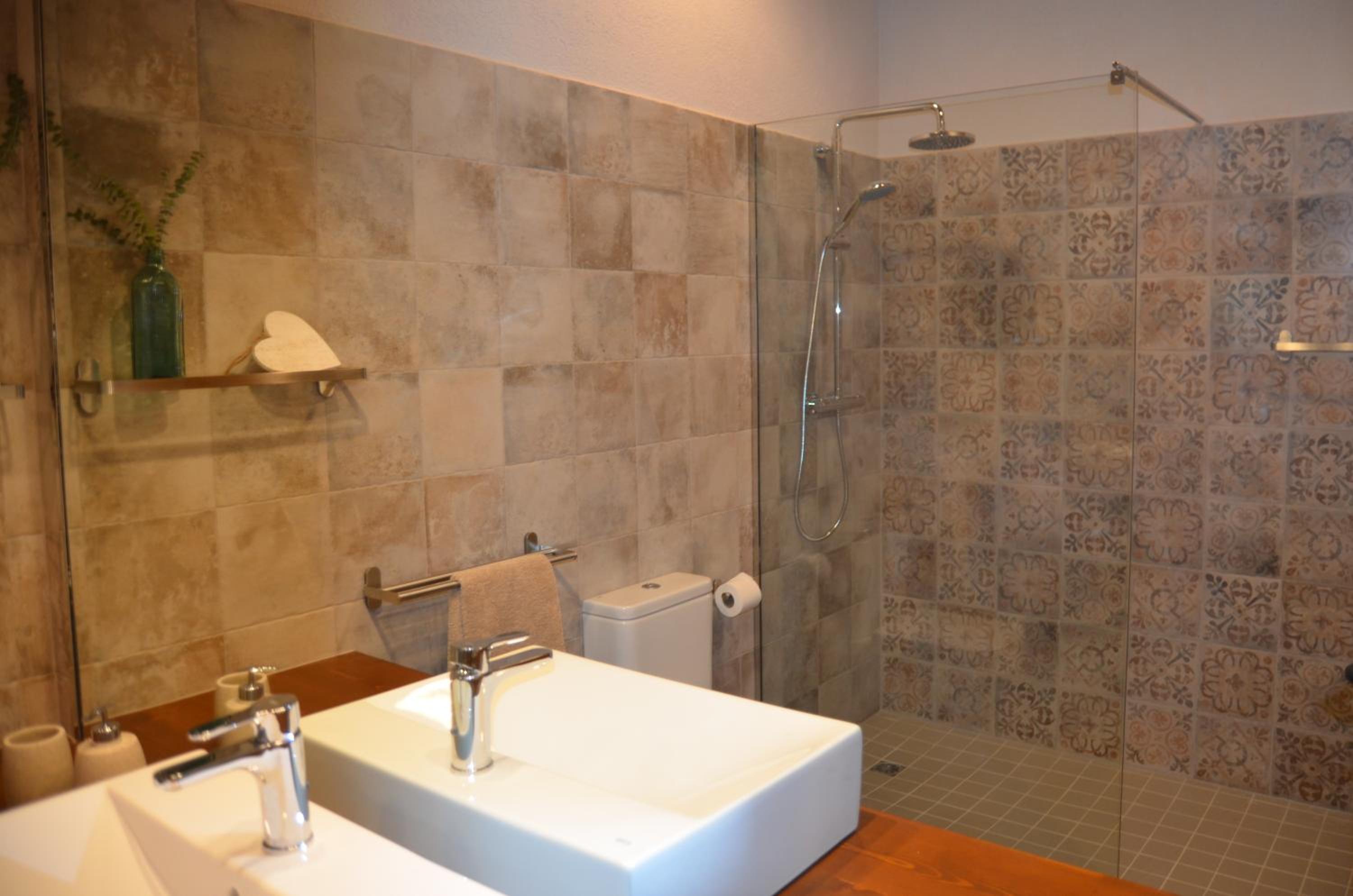 Two-Bedroom Apartment - Photo 2