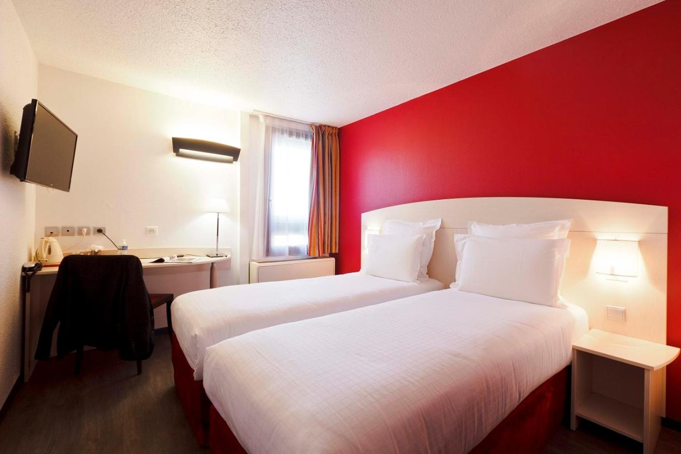 Twin Room - Photo 1