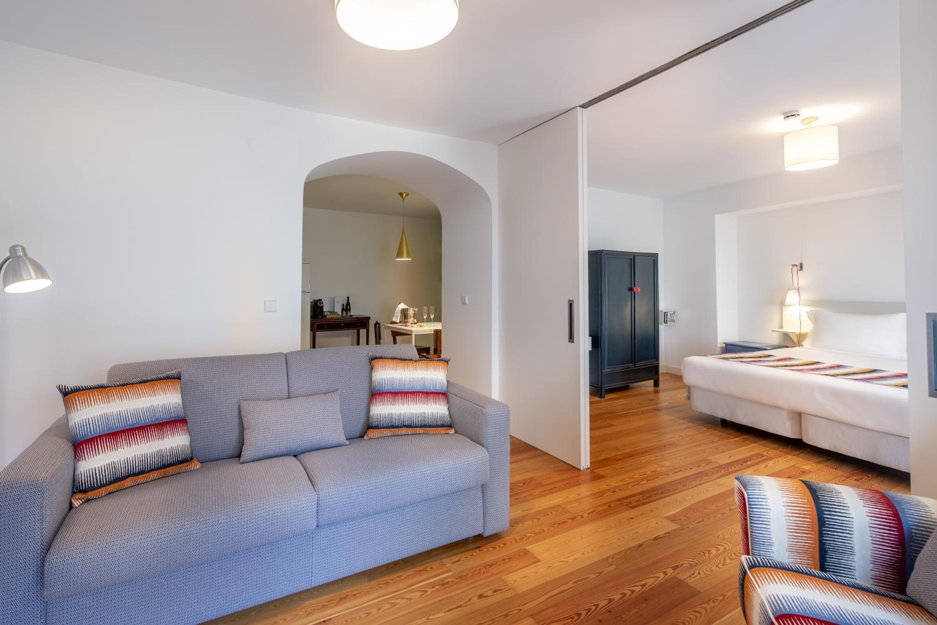 Deluxe Suite - Photo 8
