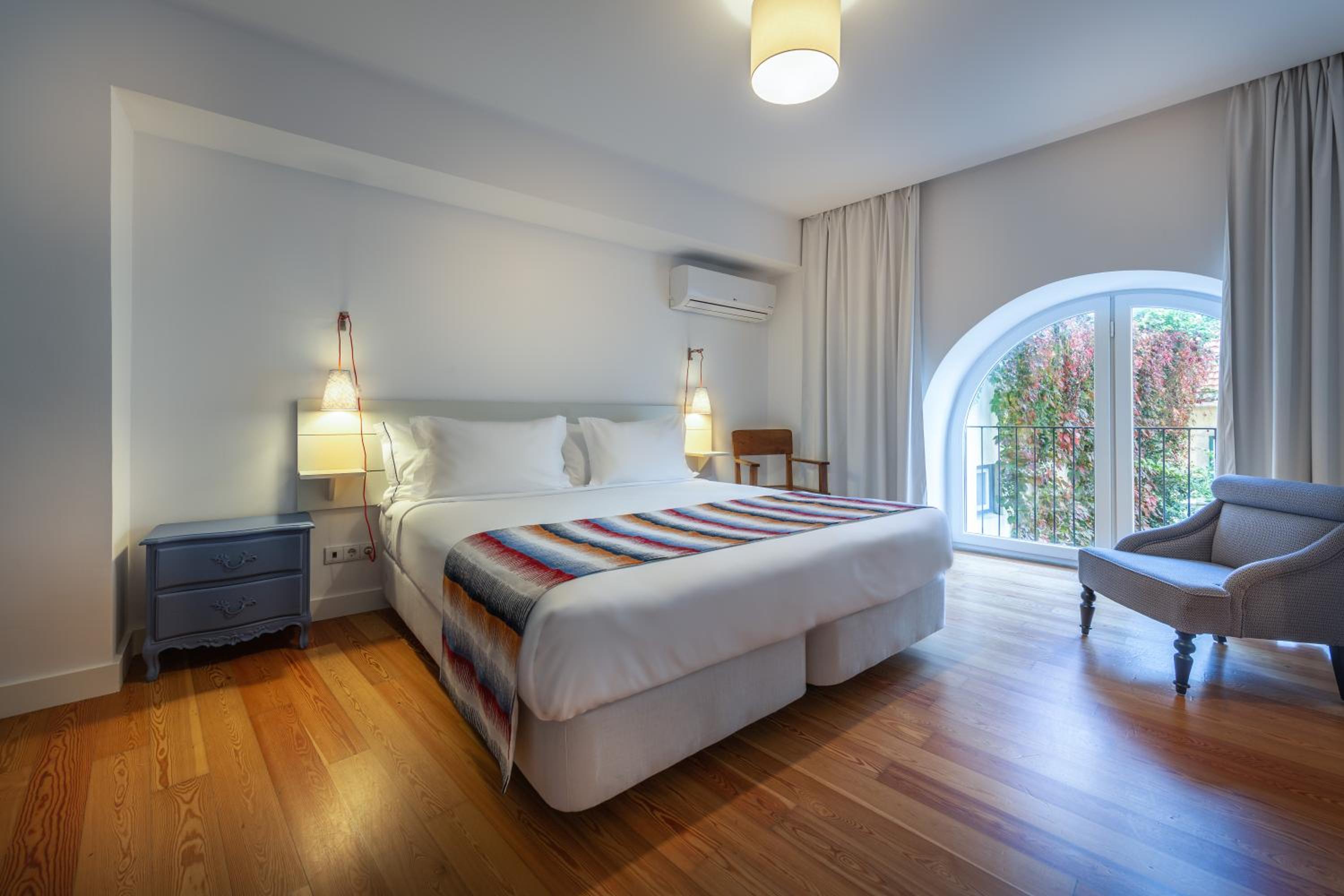 Deluxe Suite - Photo 1