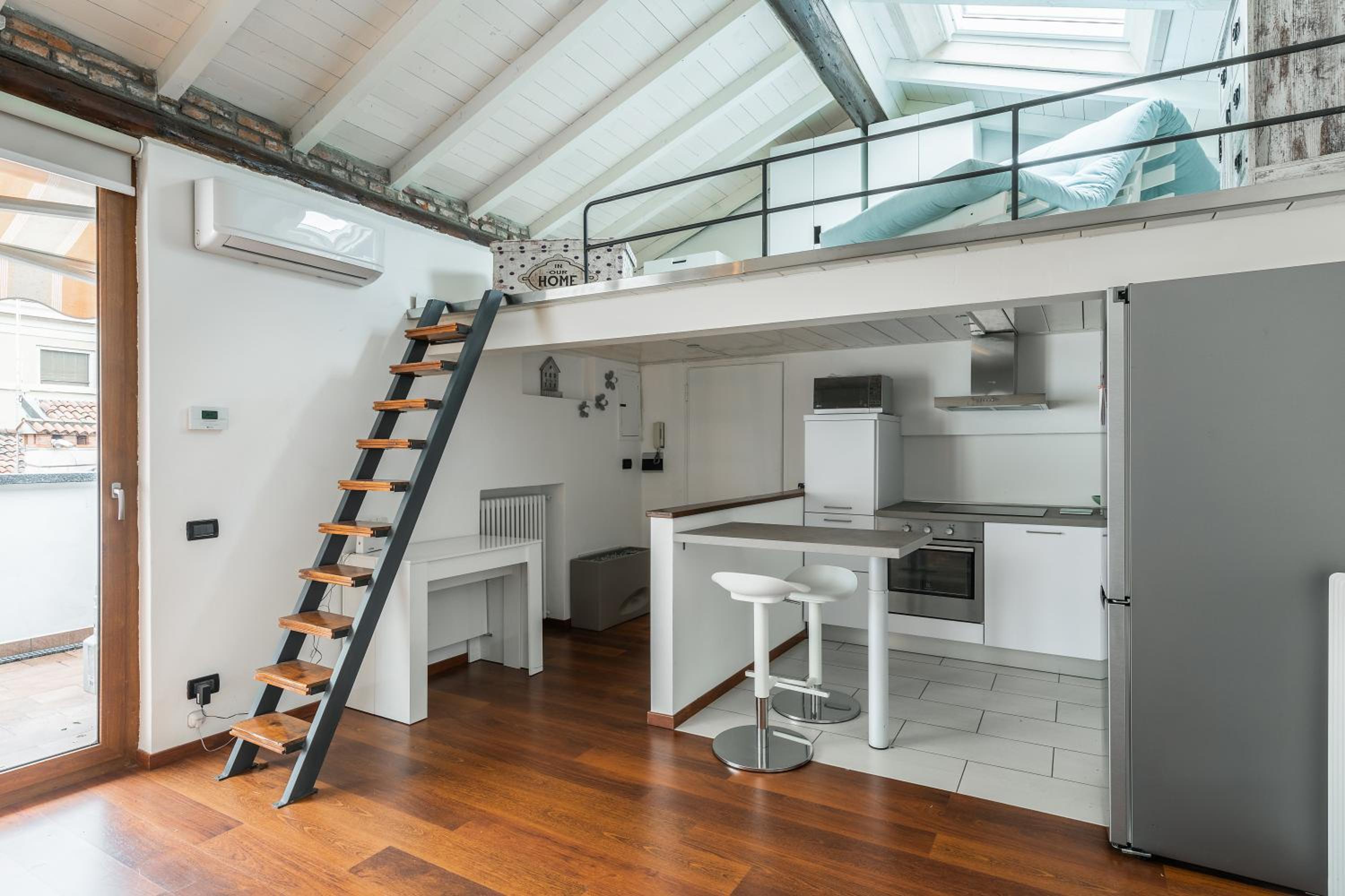 One-Bedroom Apartment - Photo 1