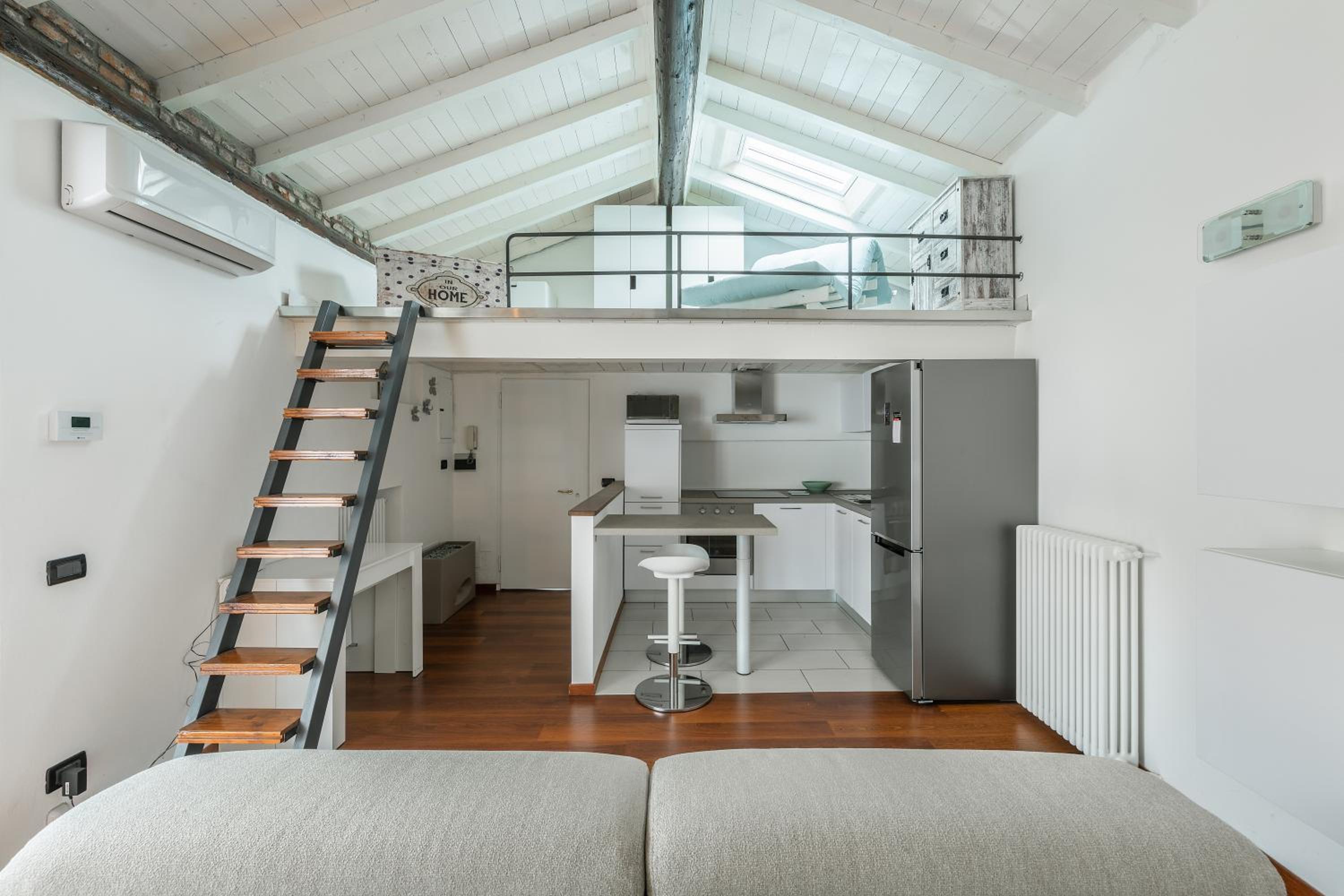 One-Bedroom Apartment - Photo 7