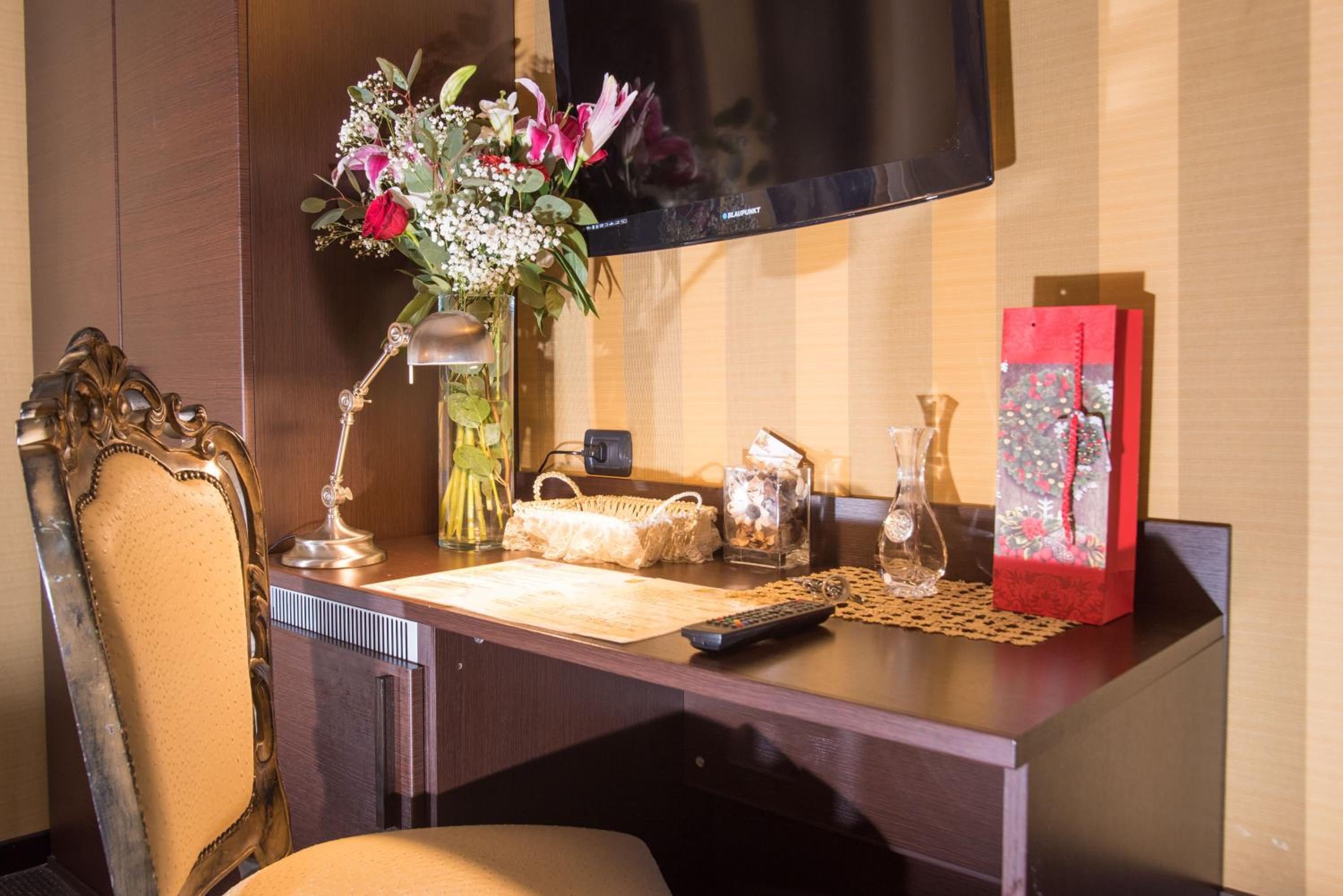 Deluxe Double or Twin Room photo 3