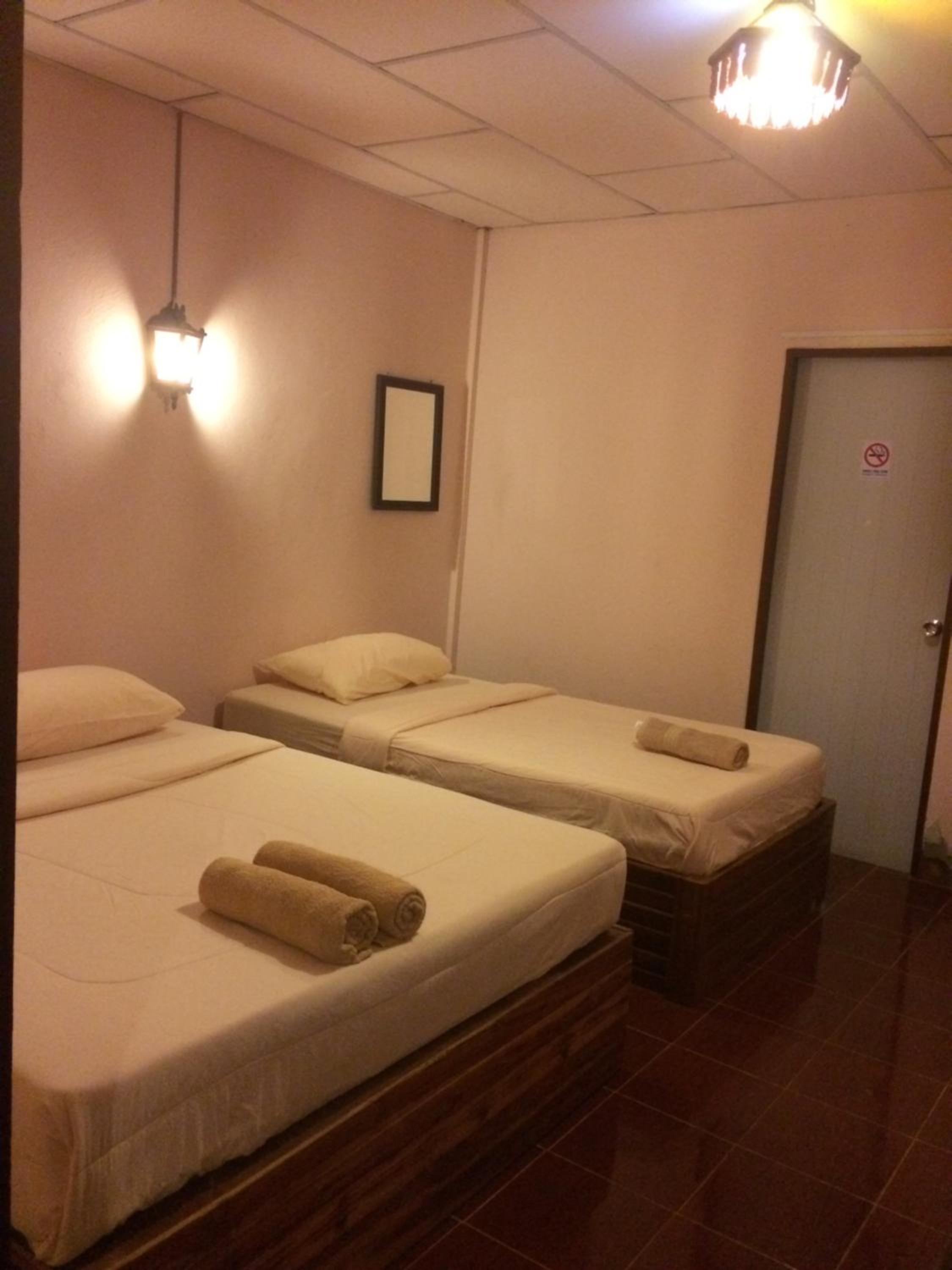 Triple Room with Balcony - Photo 2