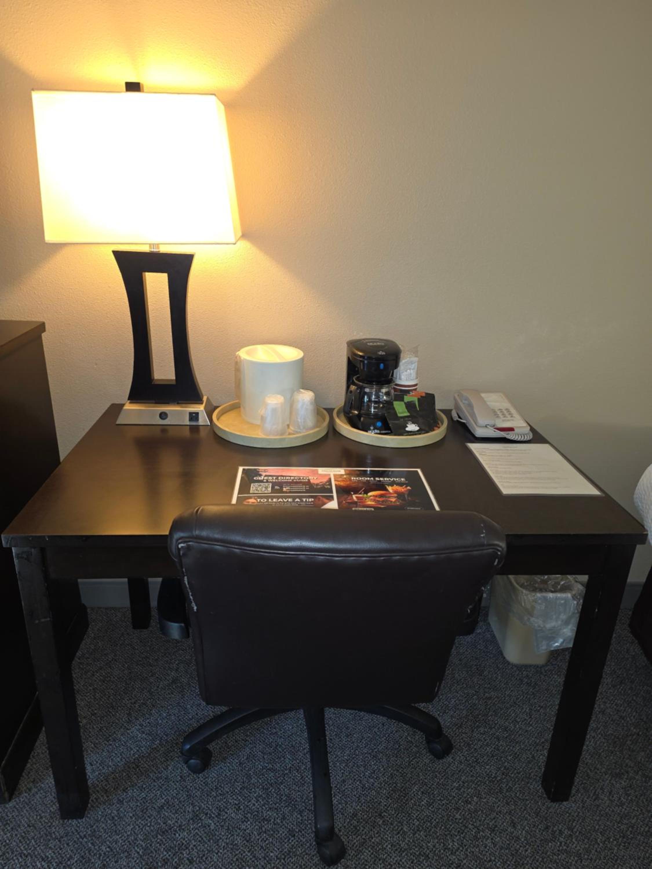 2 Queen Beds with Kitchenette