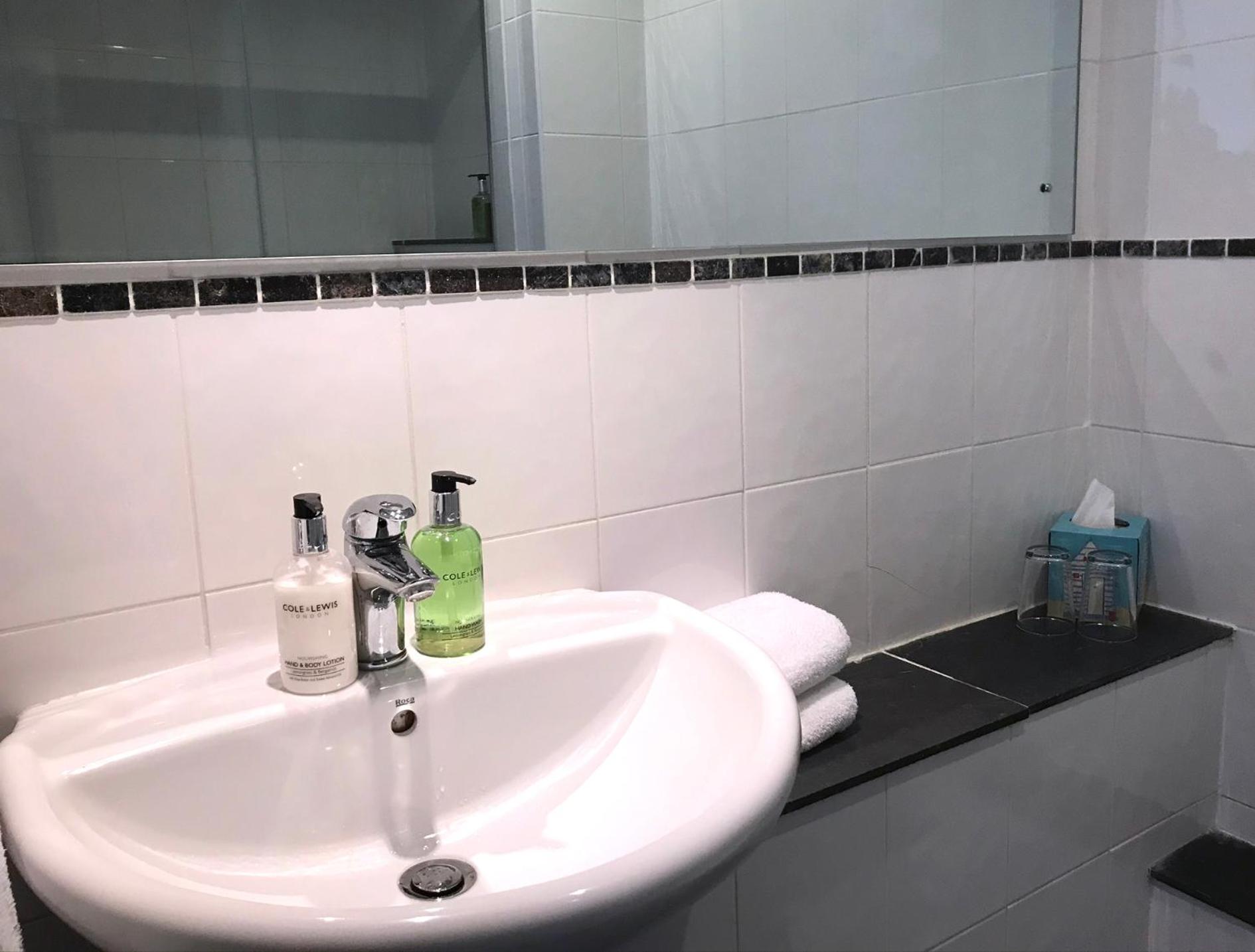 Budget Double Room photo 3
