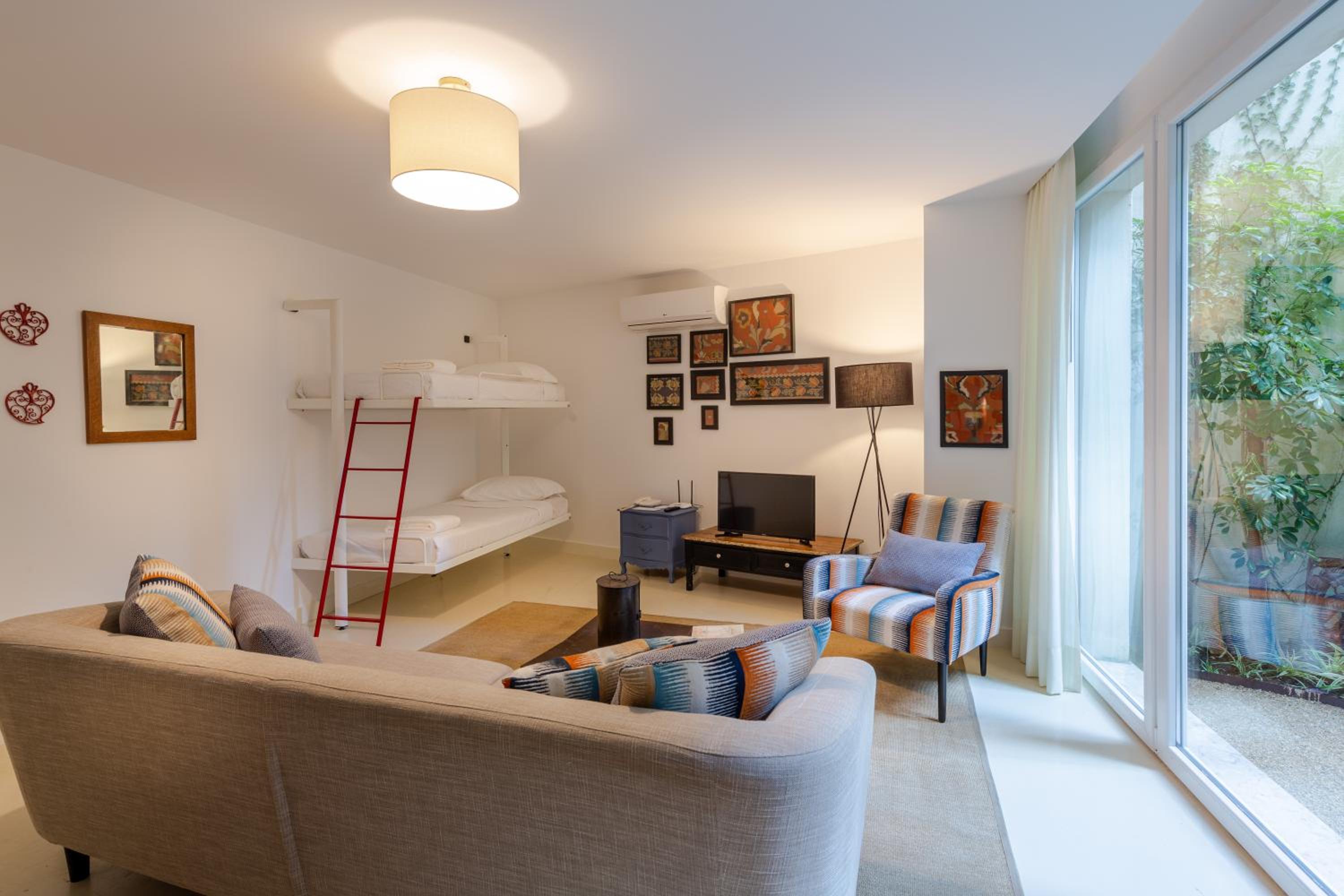 Premium Suite with Garden View photo 3
