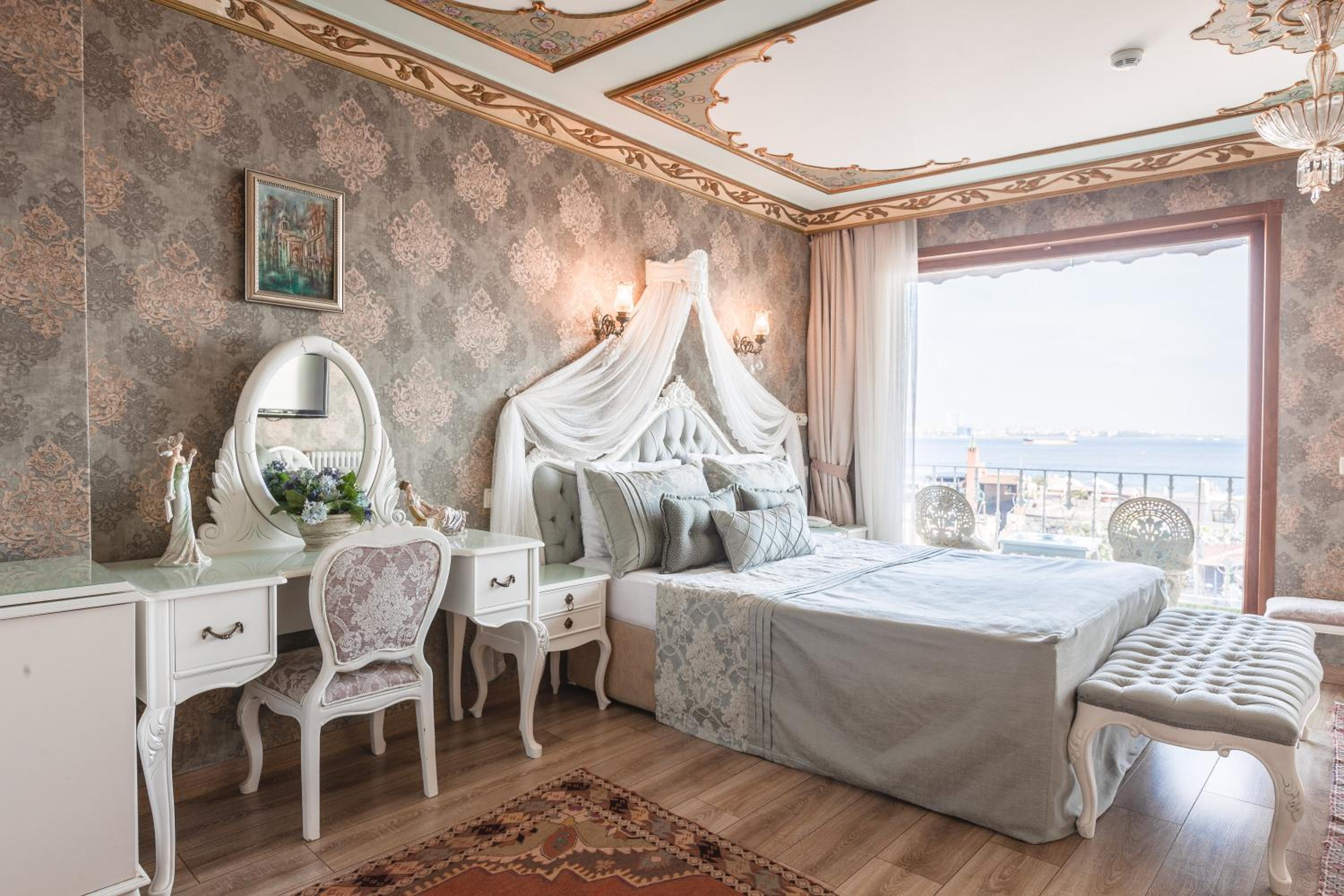Dolmabahce Suite photo 1