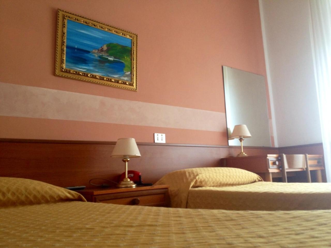 Standard Triple Room - Photo 6