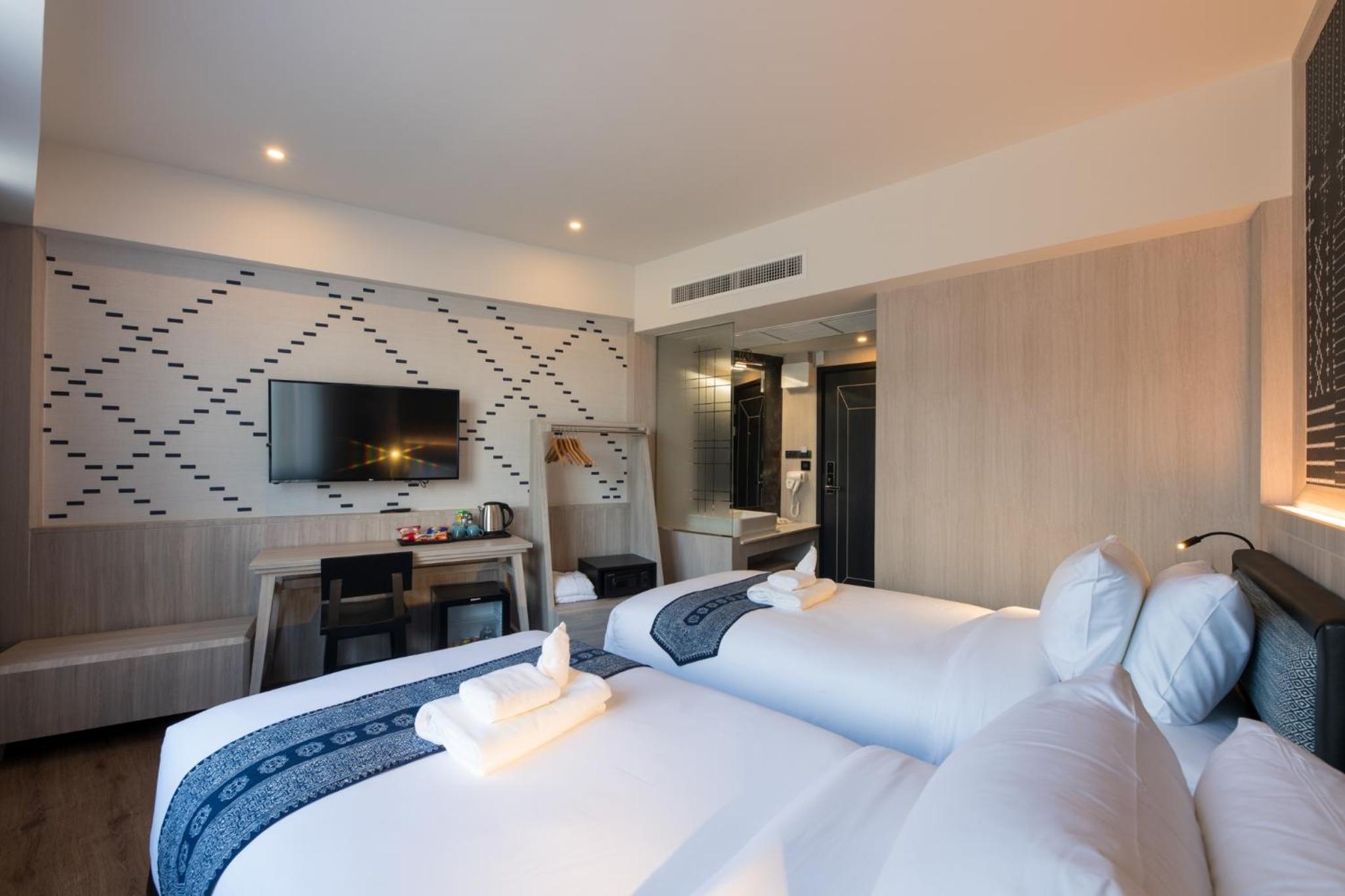 Standard Twin Room - Photo 6